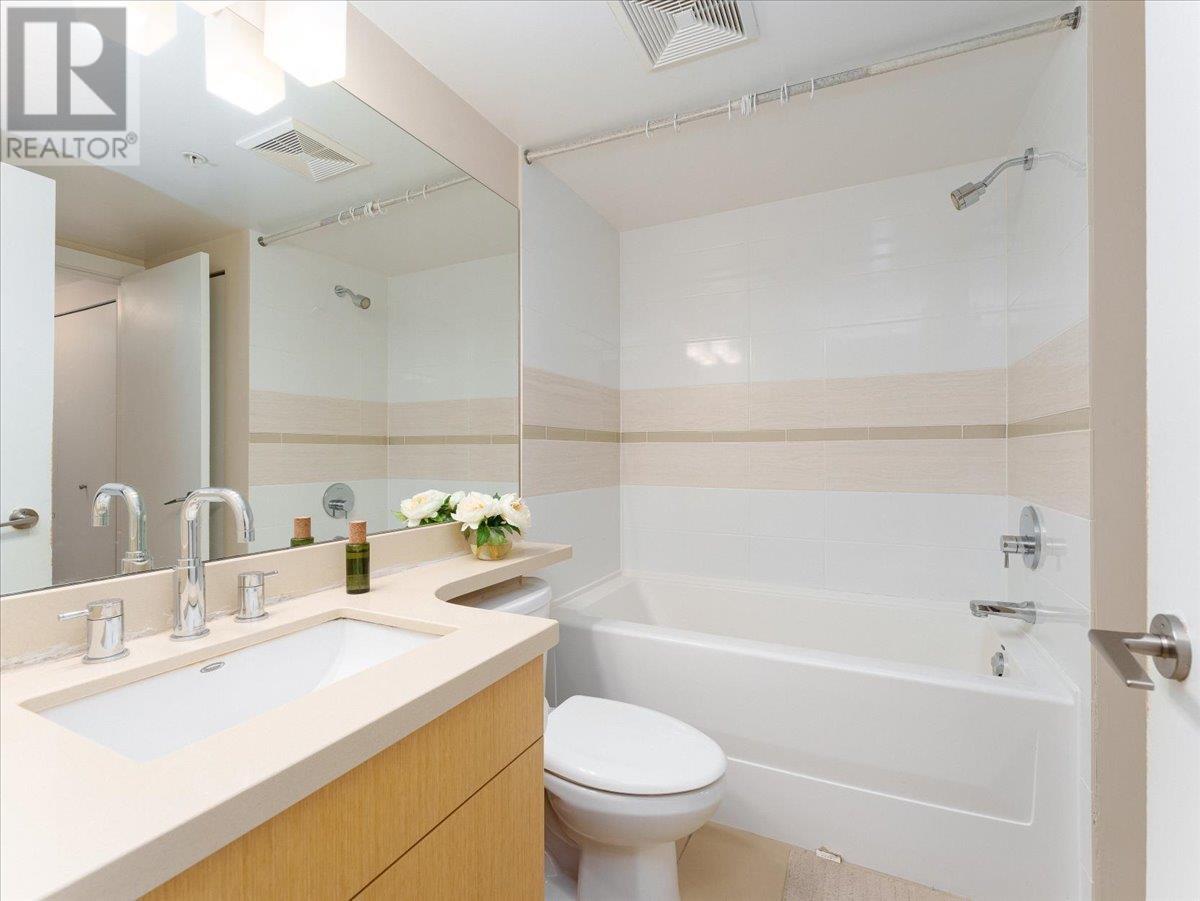 Photo 16 of 101 6800 Eckersley Road, Richmond BC