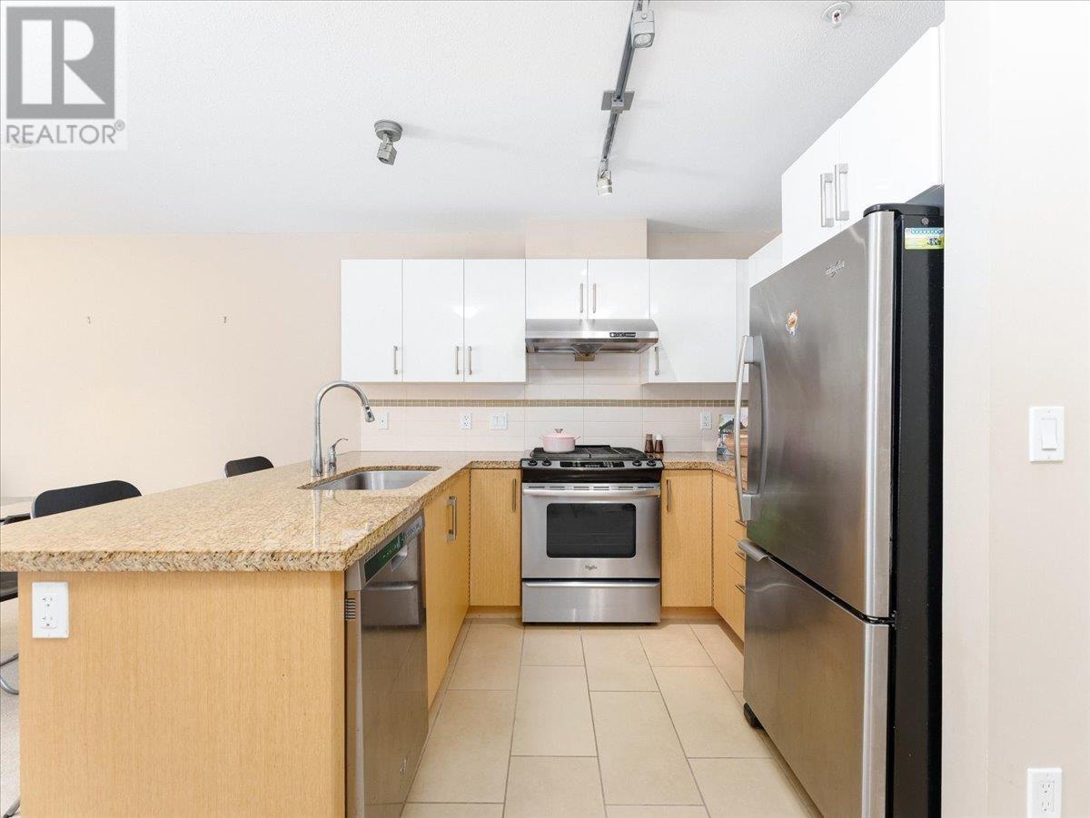 Photo 7 of 101 6800 Eckersley Road, Richmond BC