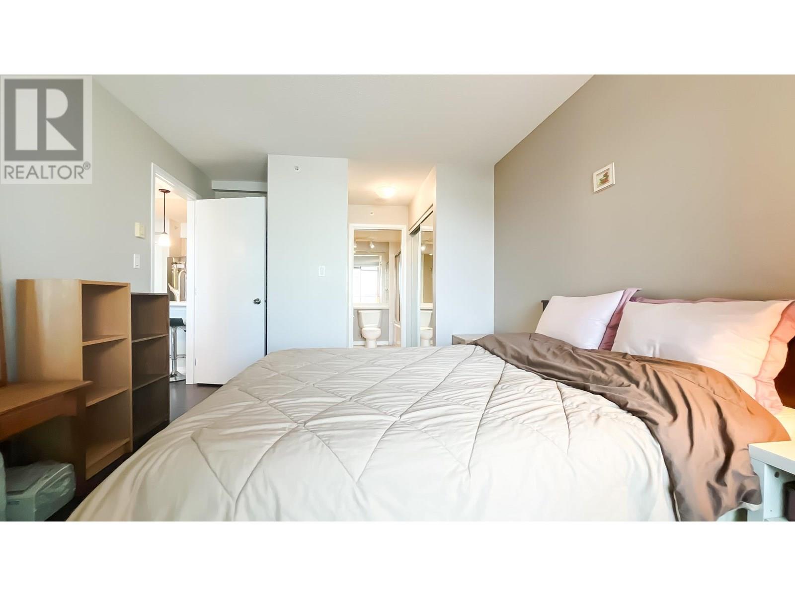 Photo 16 of 803 8180 Granville Avenue, Richmond BC