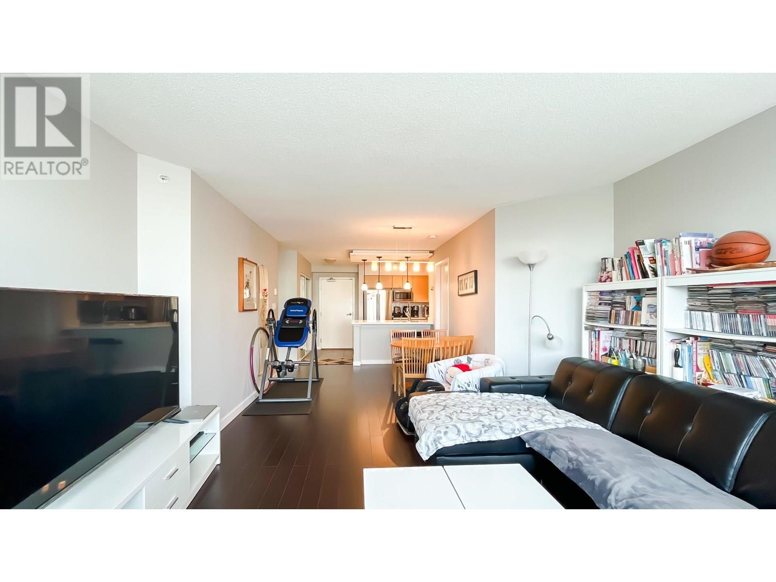 Photo 11 of 803 8180 Granville Avenue, Richmond BC