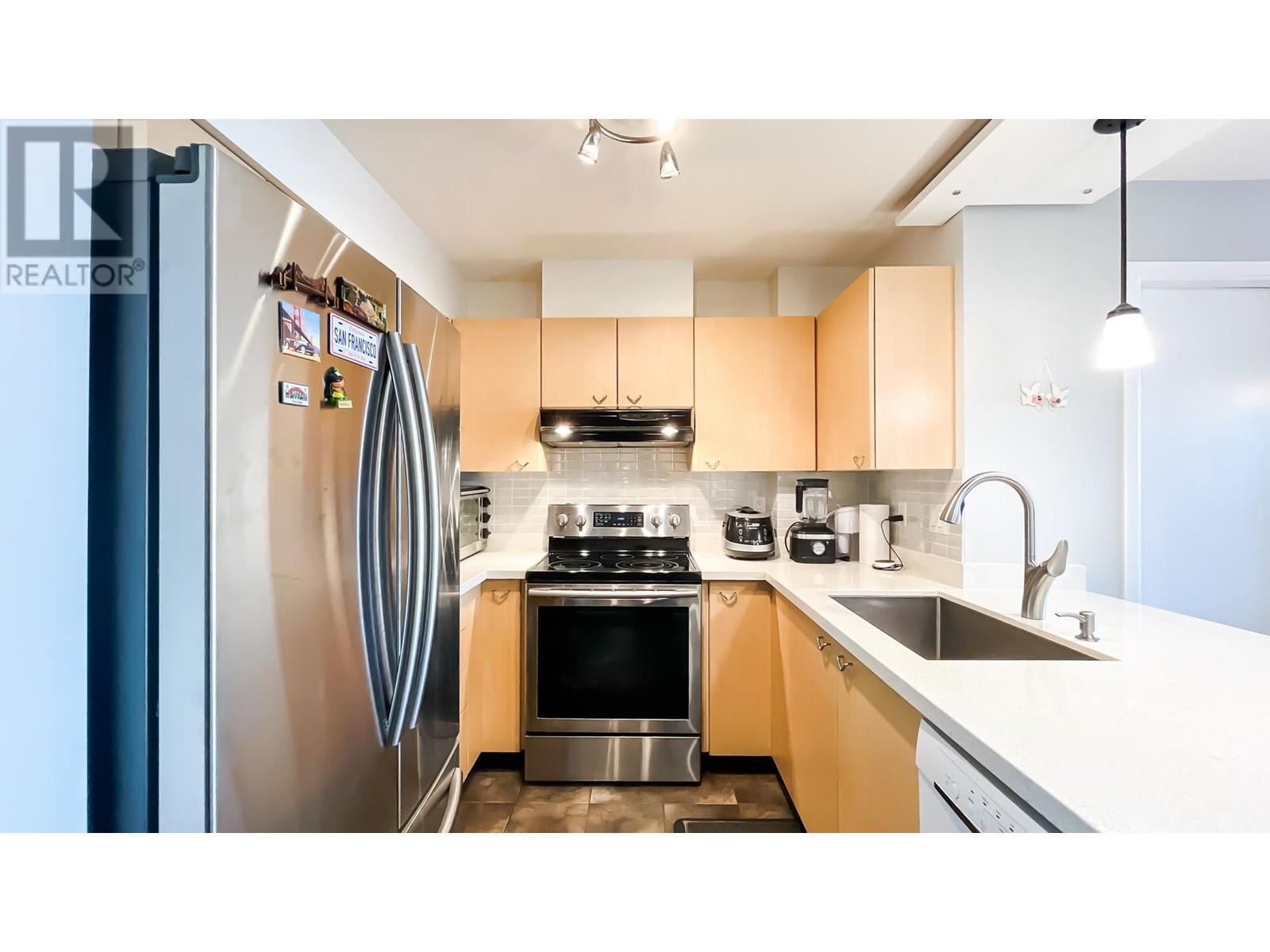 Photo 6 of 803 8180 Granville Avenue, Richmond BC