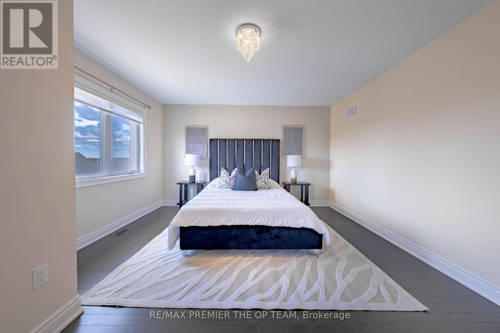 Photo 17 of 53 Janes Crescent, New Tecumseth ON