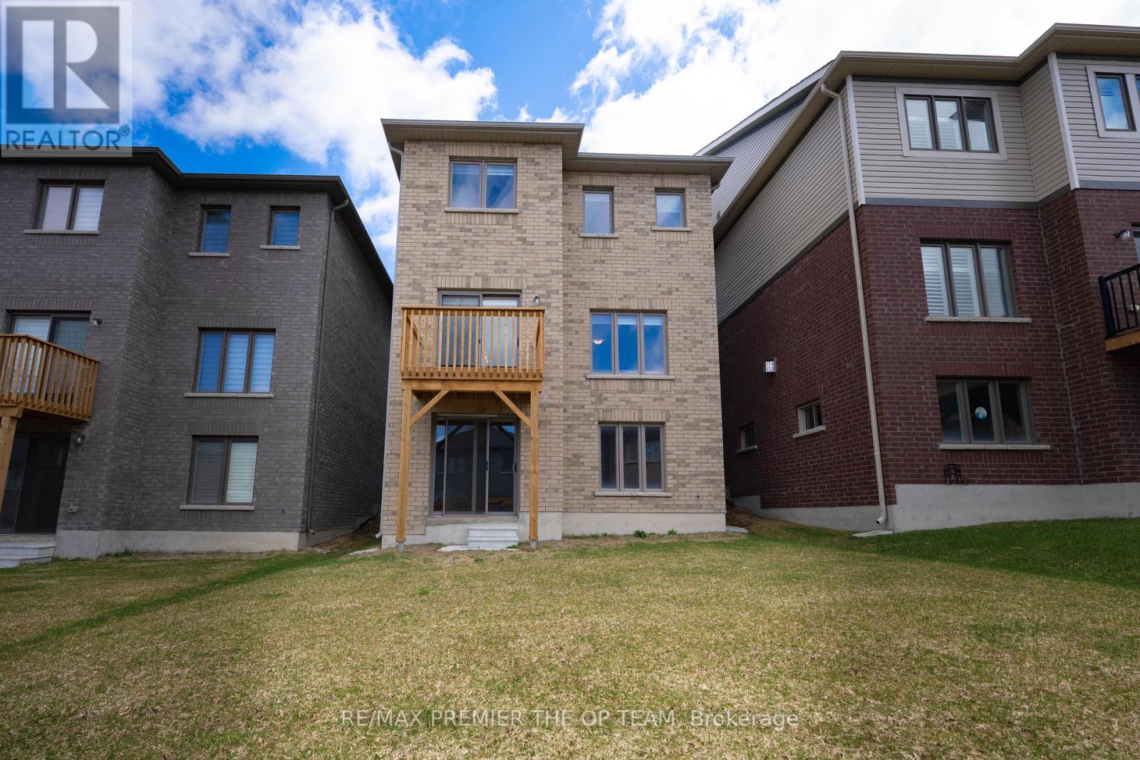 Photo 8 of 53 Janes Crescent, New Tecumseth ON