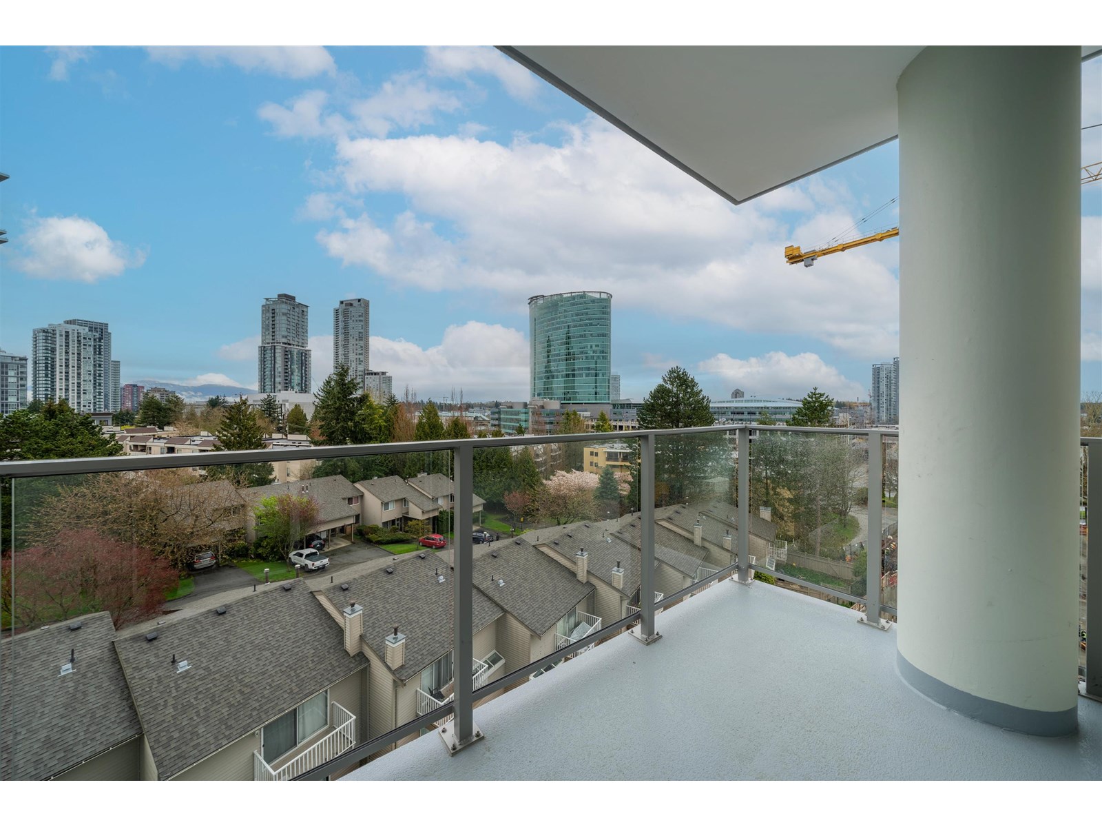 Photo 7 of 402 13359 Old Yale Road, Surrey BC
