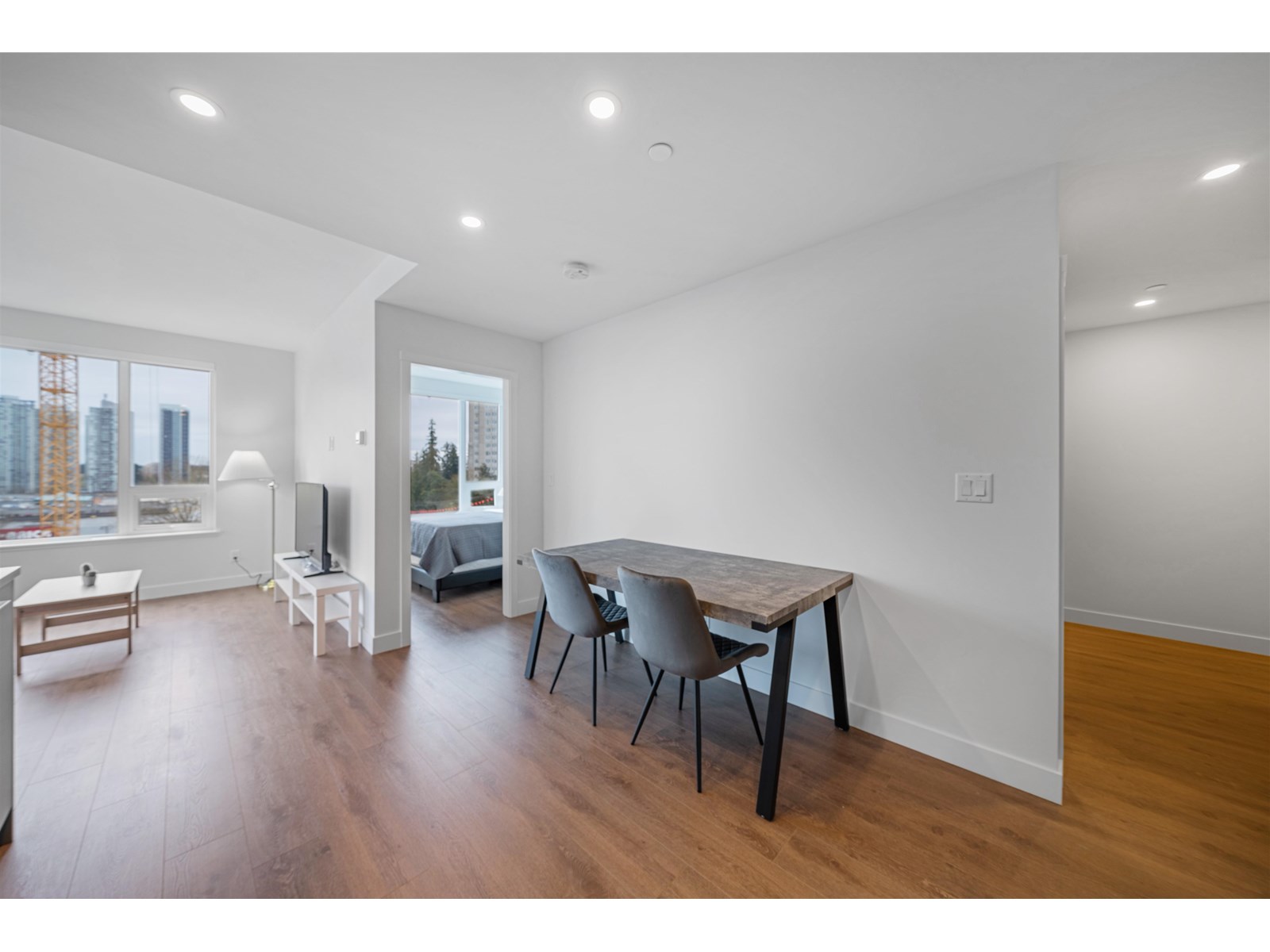 Photo 16 of 402 13359 Old Yale Road, Surrey BC