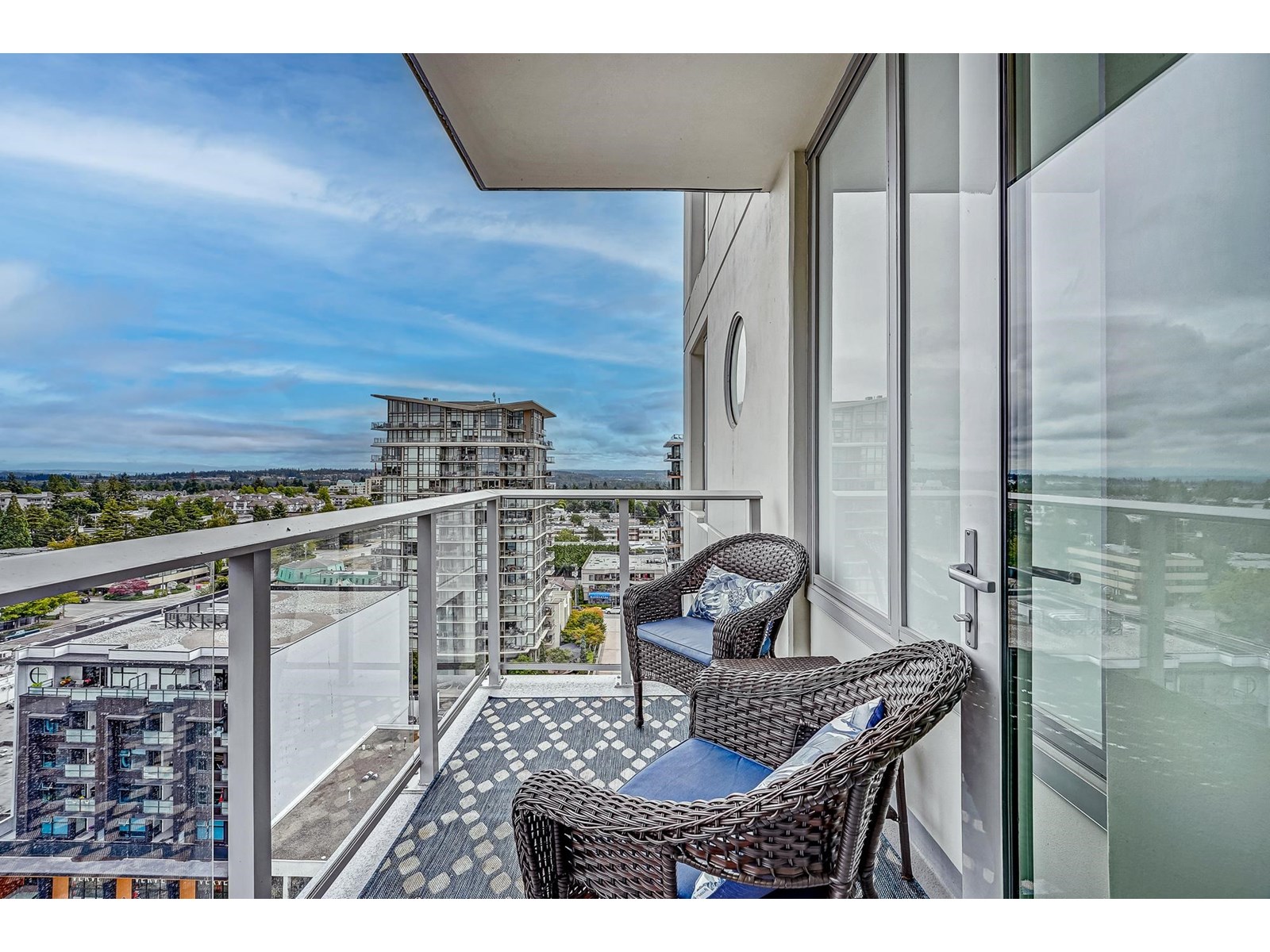 1302 1441 JOHNSTON ROAD, White Rock