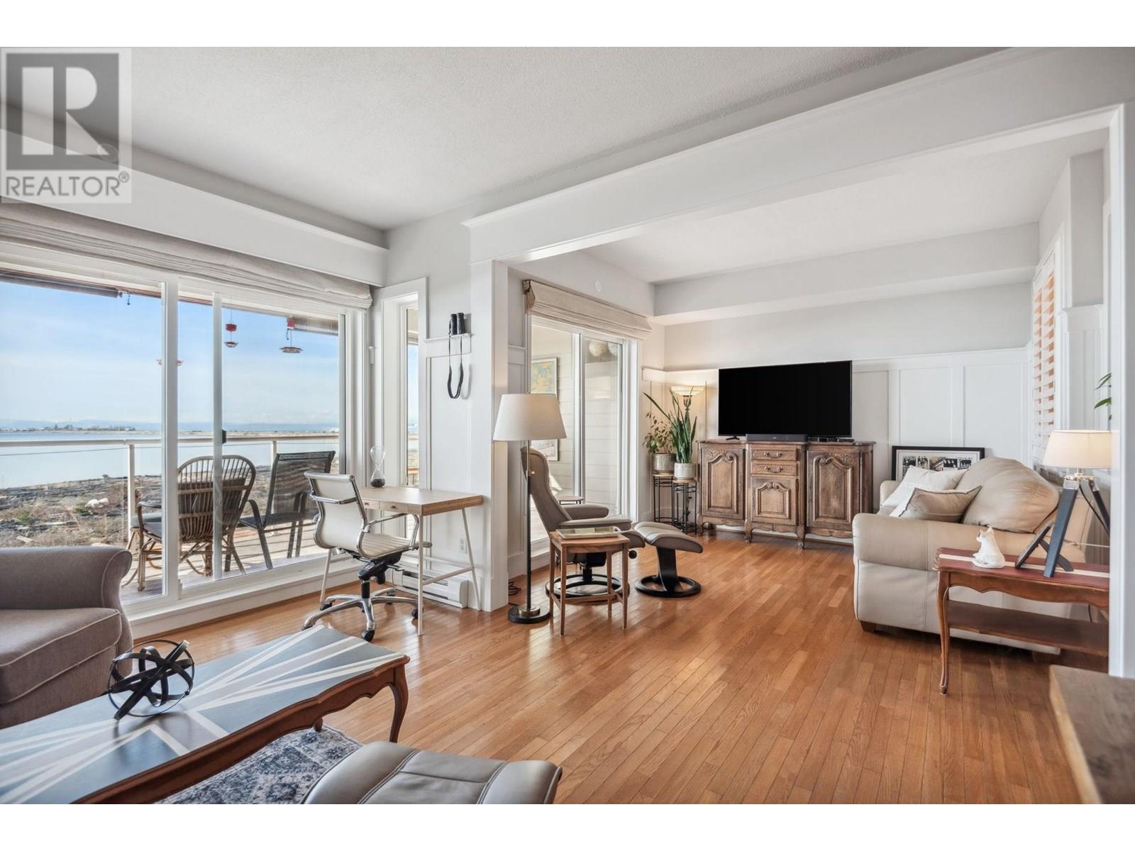 #210-1120 TSATSU SHORES Drive, Tsawwassen