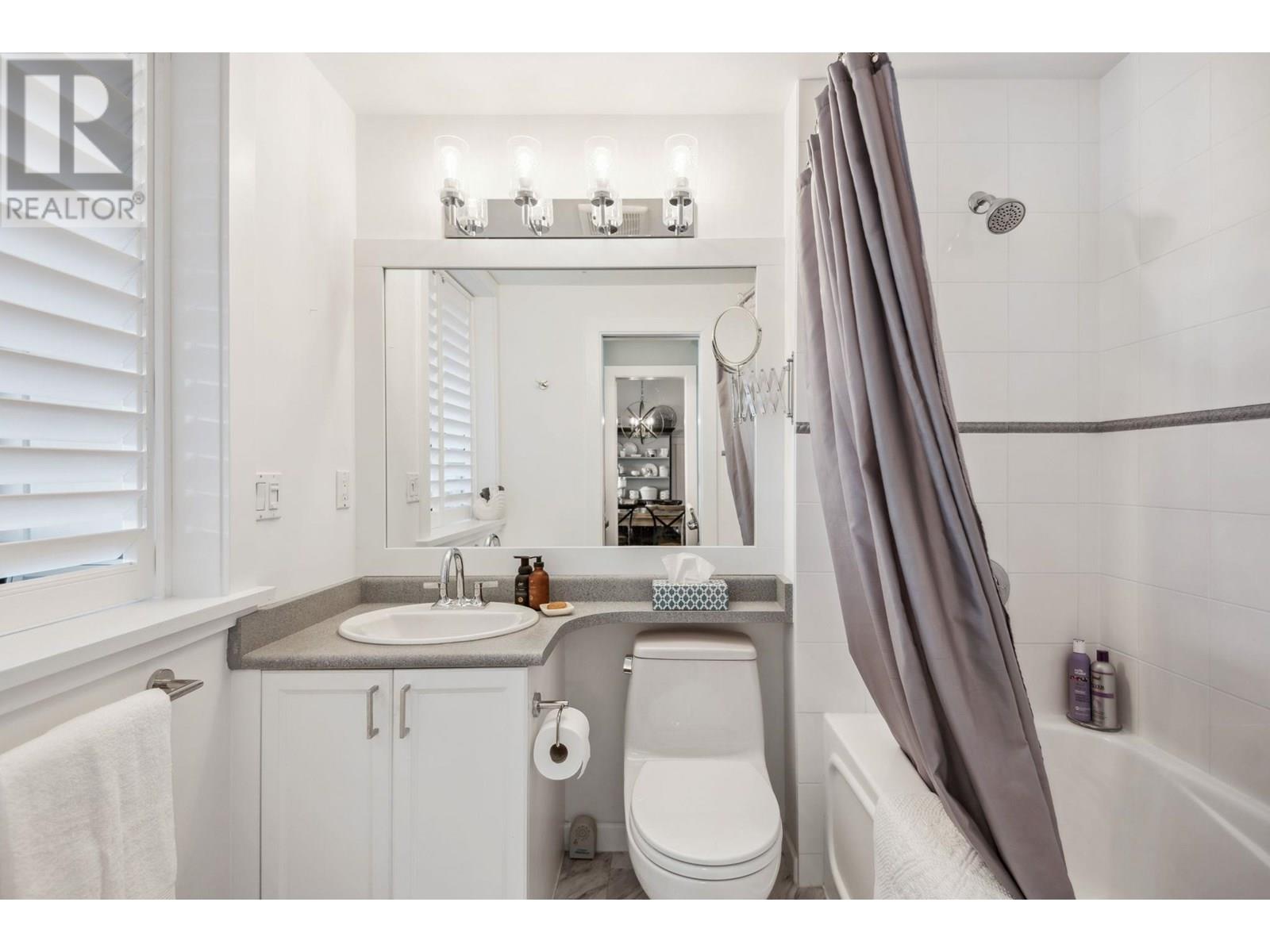 #210-1120 TSATSU SHORES Drive, Tsawwassen