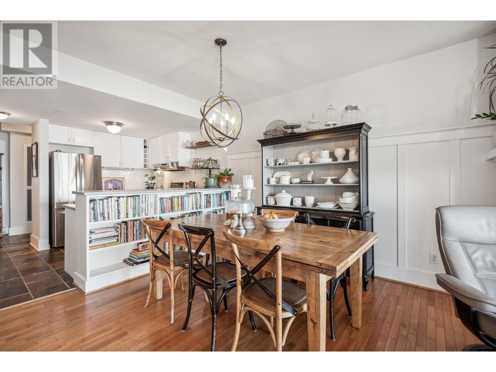 #210-1120 TSATSU SHORES Drive, Tsawwassen