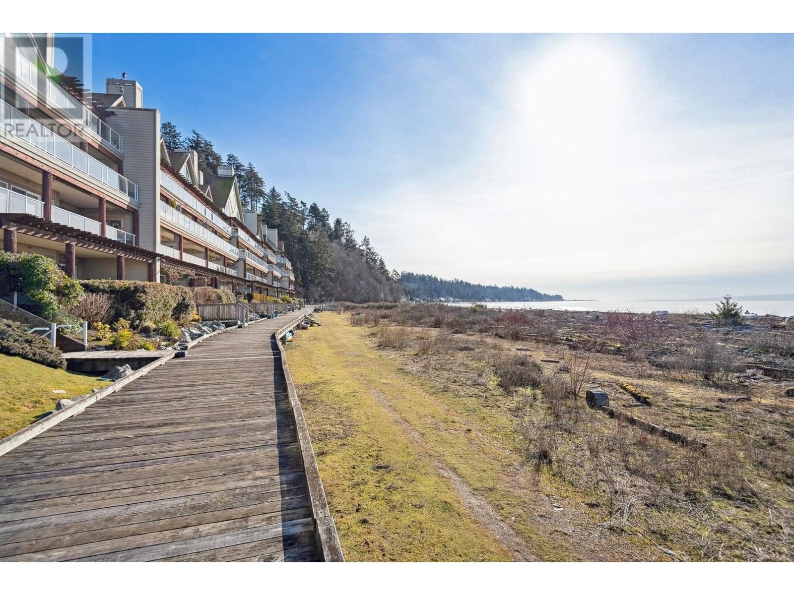 #210-1120 TSATSU SHORES Drive, Tsawwassen