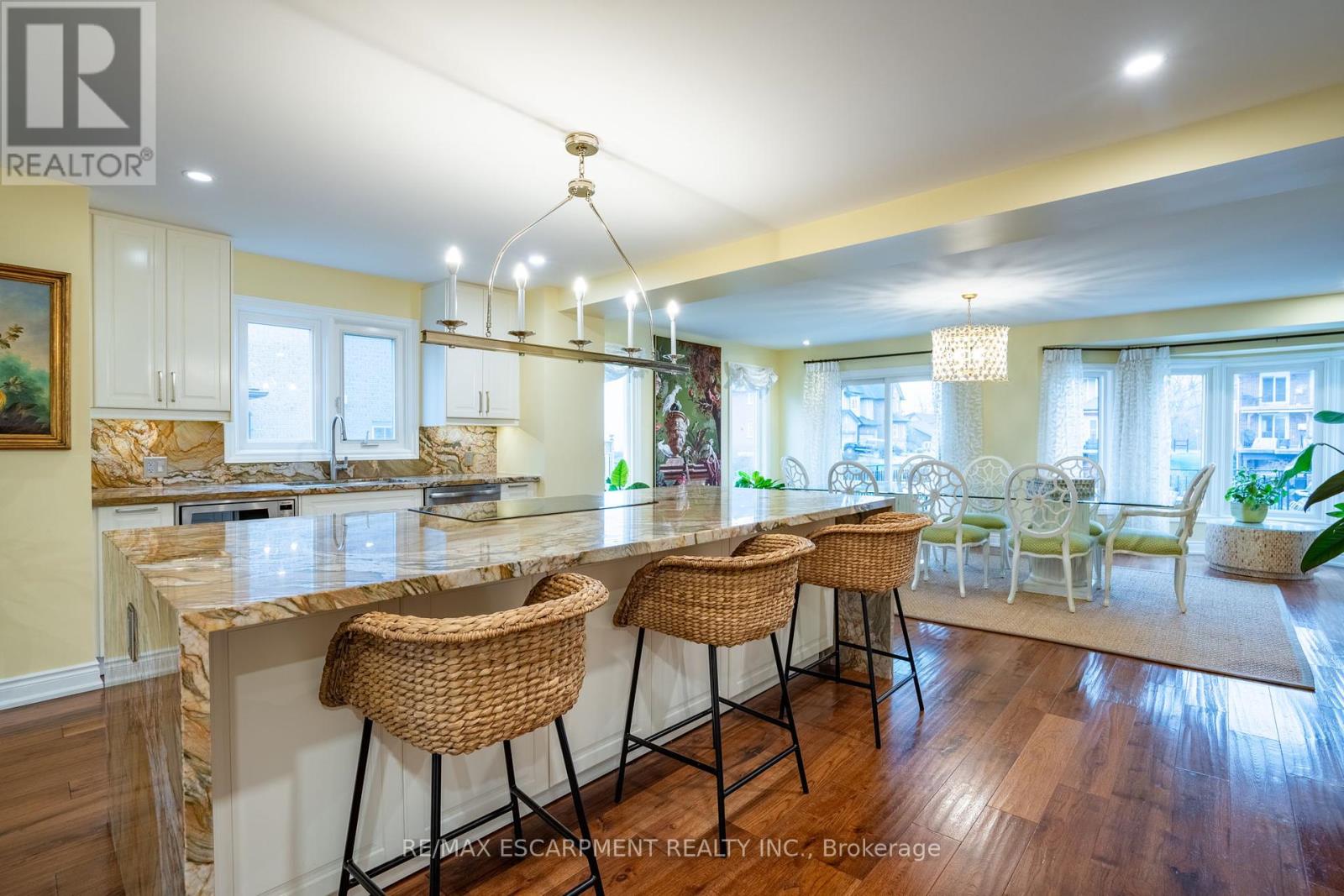 Photo 14 of 91 Edgewater Drive, Hamilton ON