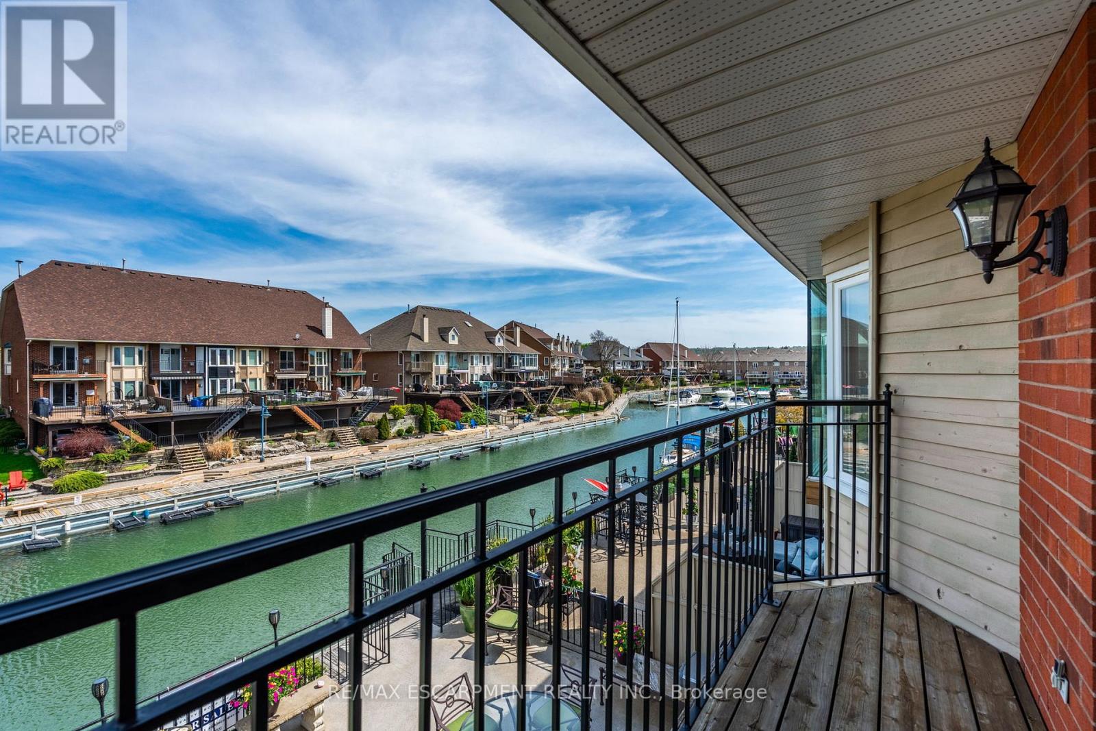 Photo 17 of 91 Edgewater Drive, Hamilton ON