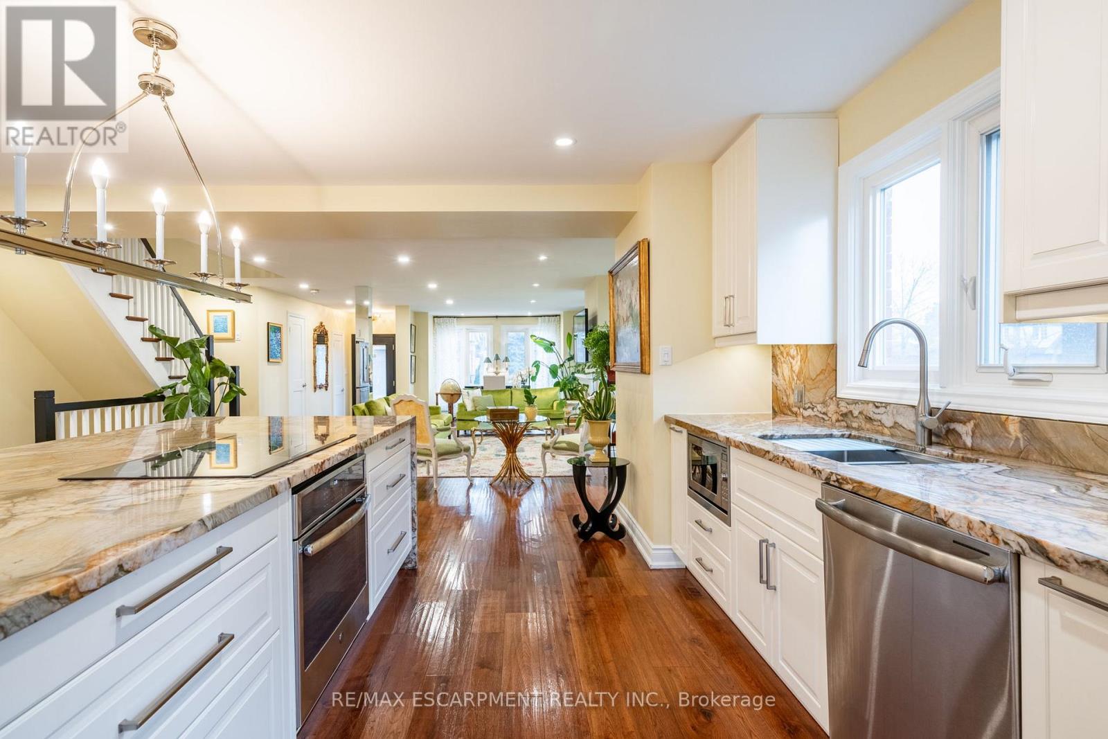 Photo 28 of 91 Edgewater Drive, Hamilton ON