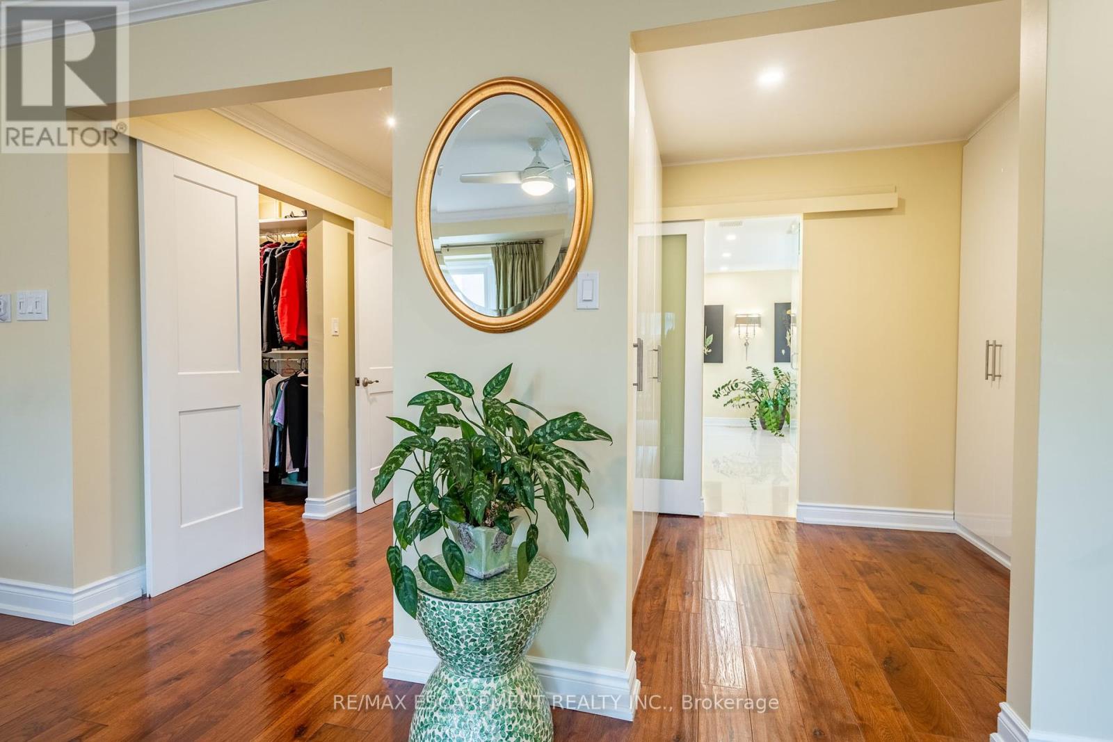 Photo 27 of 91 Edgewater Drive, Hamilton ON