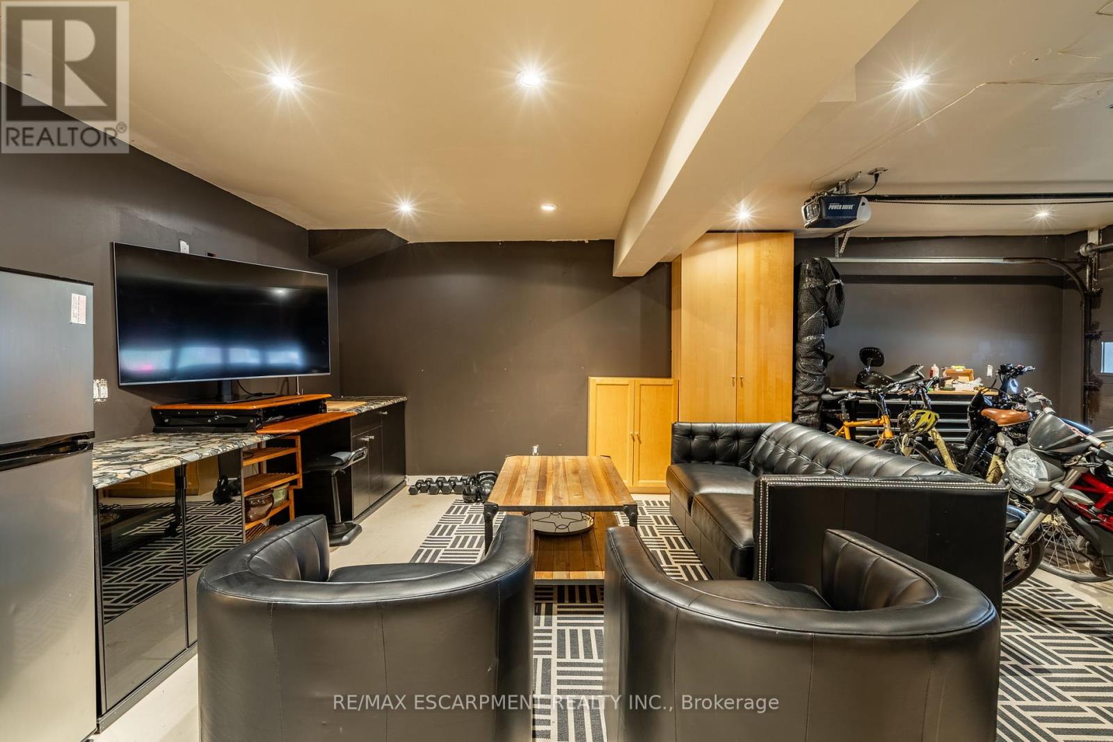 Photo 36 of 91 Edgewater Drive, Hamilton ON