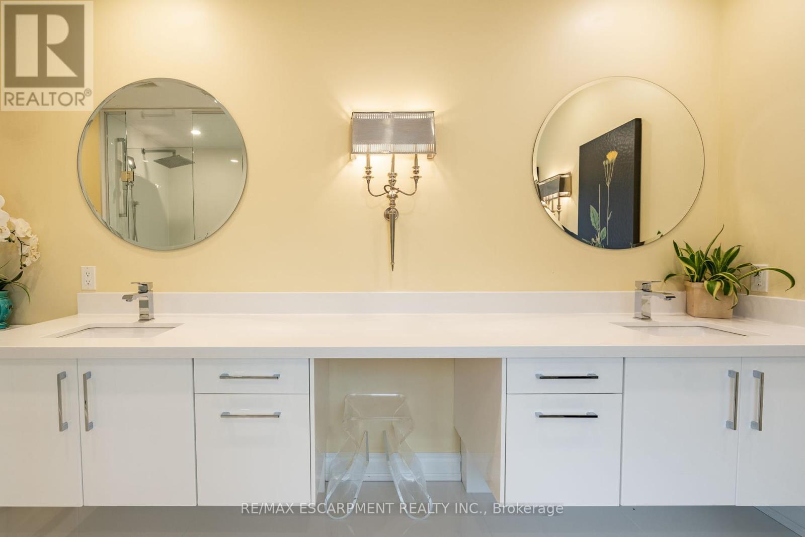 Photo 41 of 91 Edgewater Drive, Hamilton ON