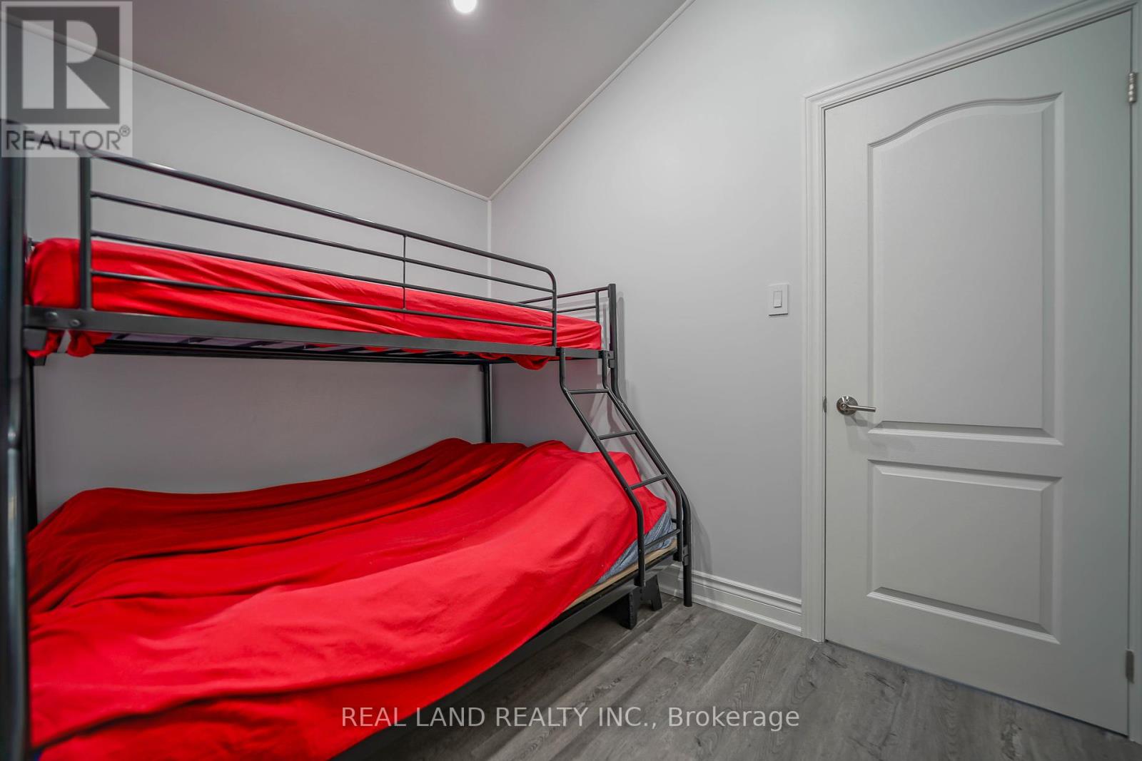 84 PARKER DR, ROSENEATH - 27