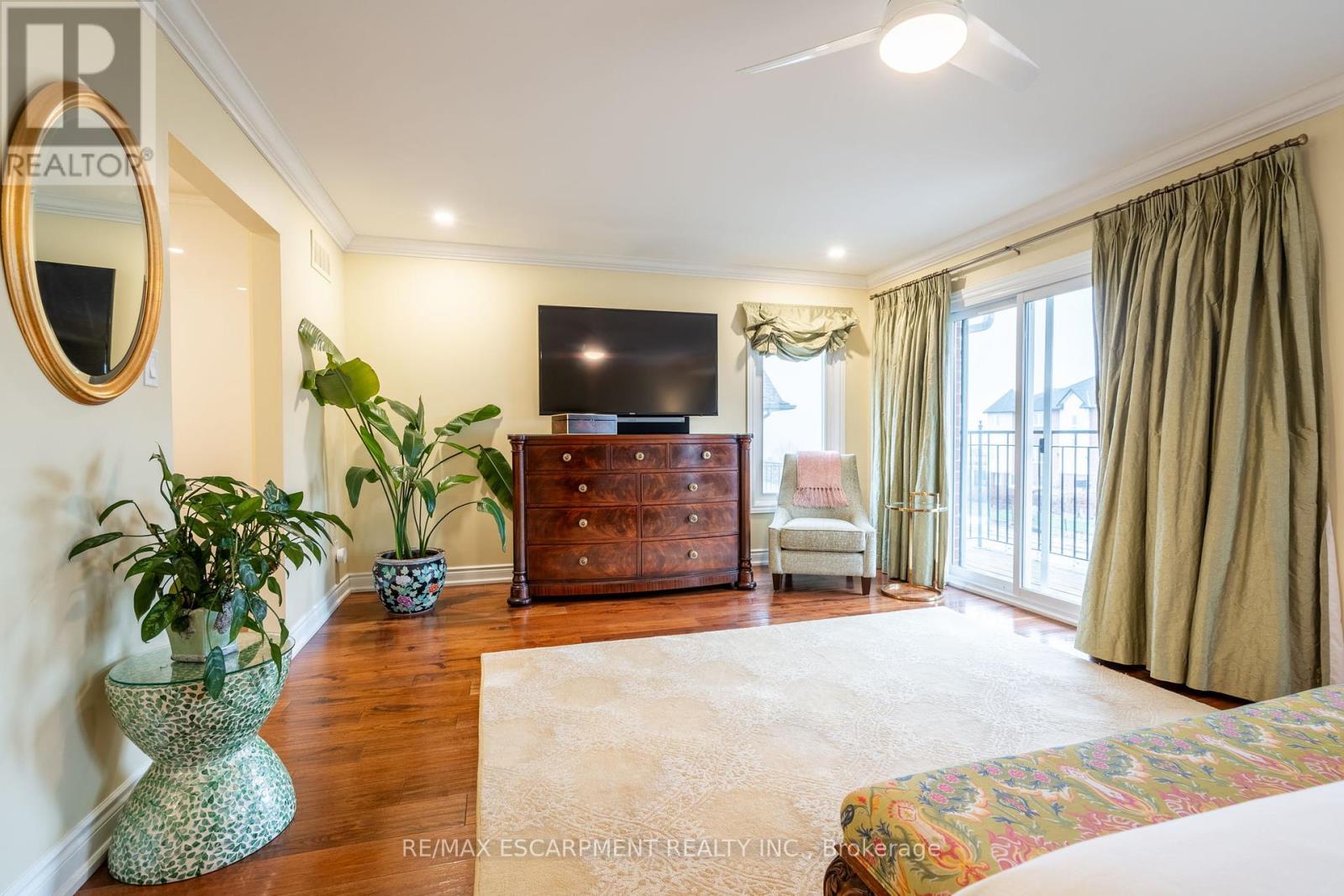 Photo 7 of 91 Edgewater Drive, Hamilton ON