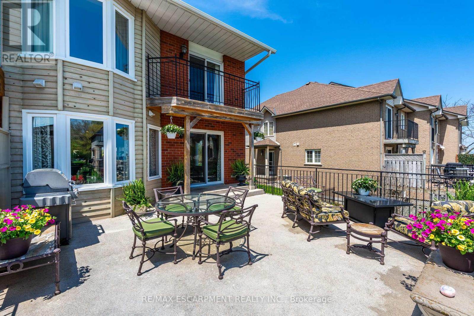 Photo 43 of 91 Edgewater Drive, Hamilton ON