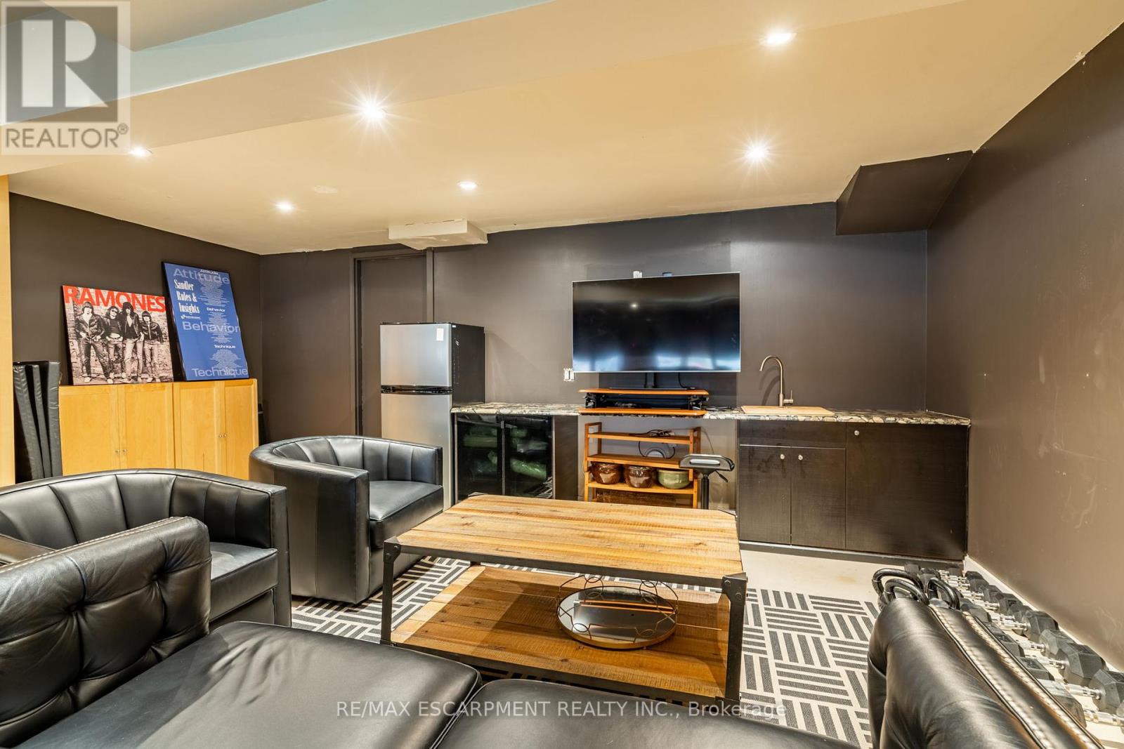 Photo 46 of 91 Edgewater Drive, Hamilton ON