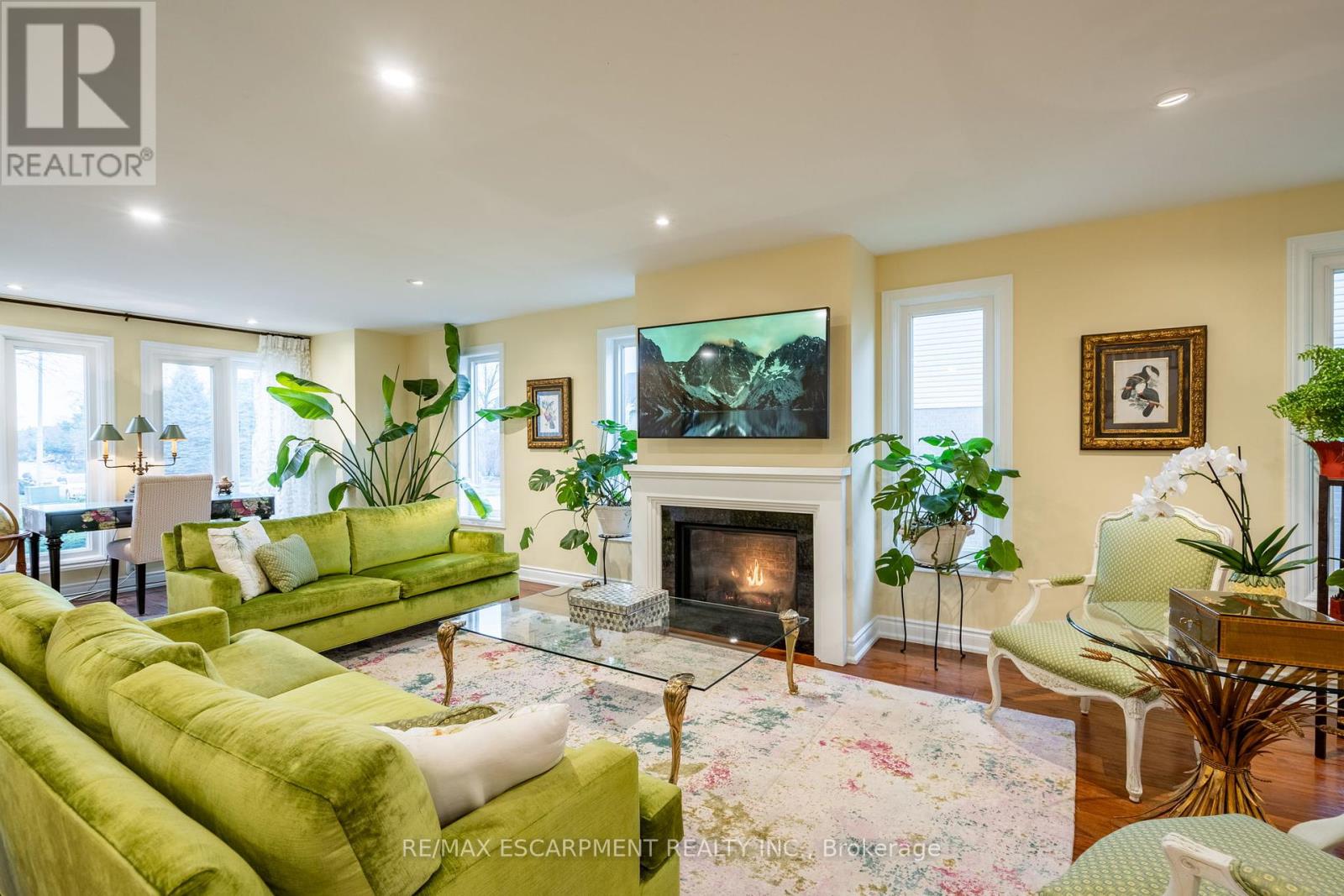 Photo 49 of 91 Edgewater Drive, Hamilton ON