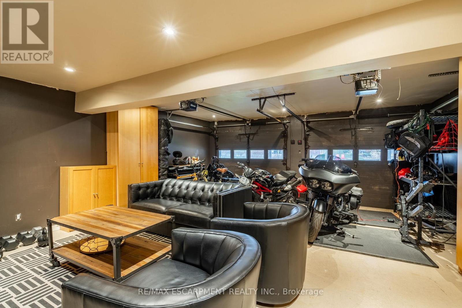Photo 19 of 91 Edgewater Drive, Hamilton ON
