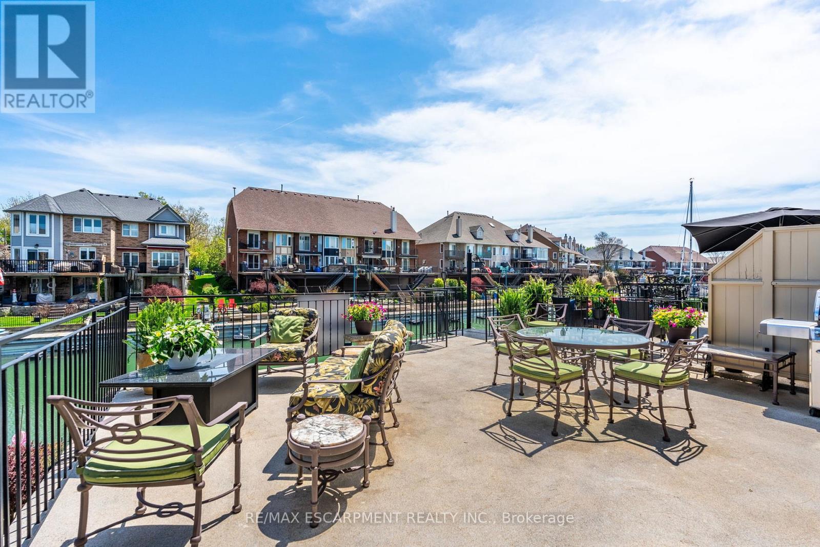 Photo 18 of 91 Edgewater Drive, Hamilton ON