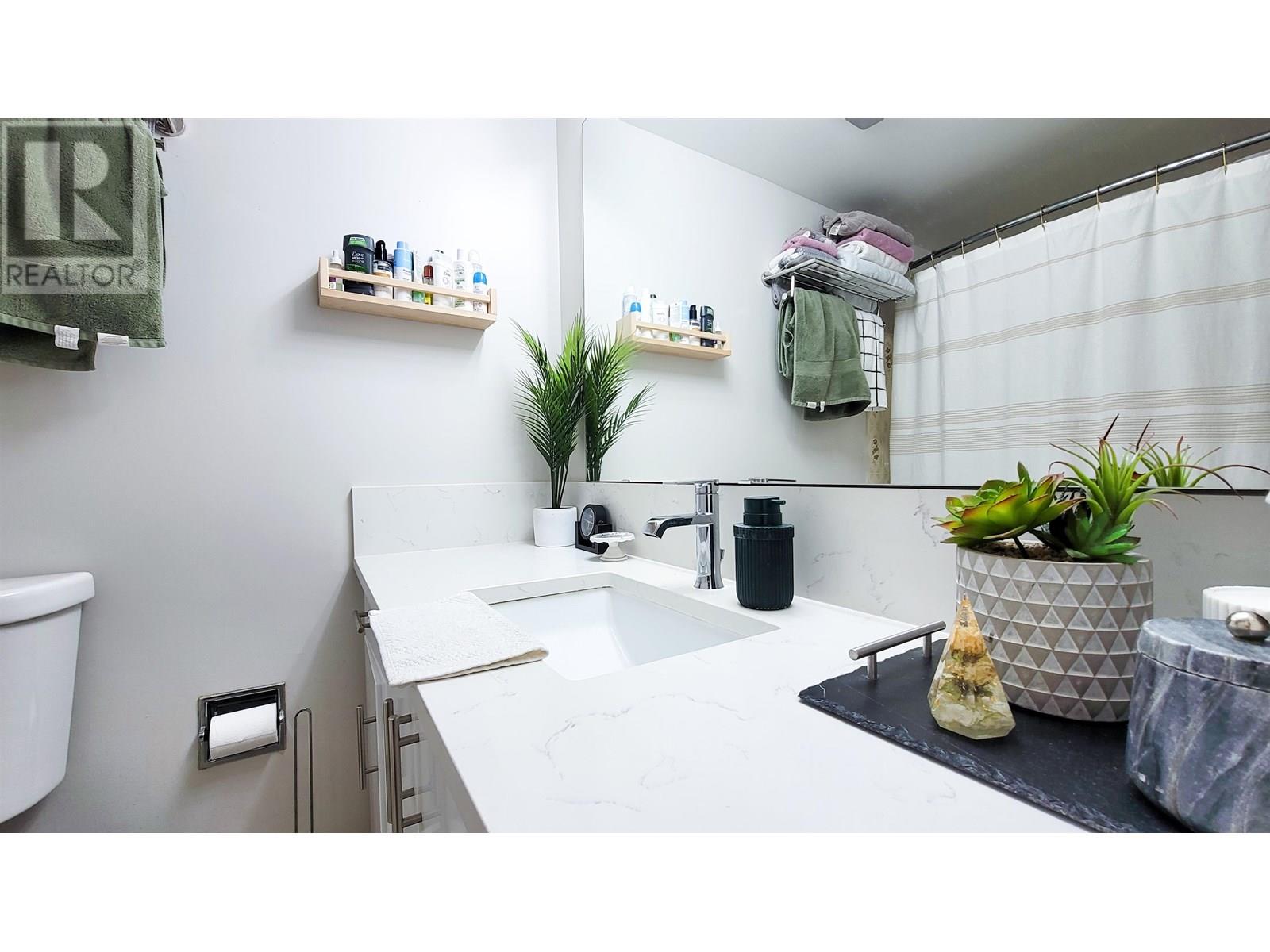 Photo 10 of 107 620 Eighth Avenue, New Westminster BC