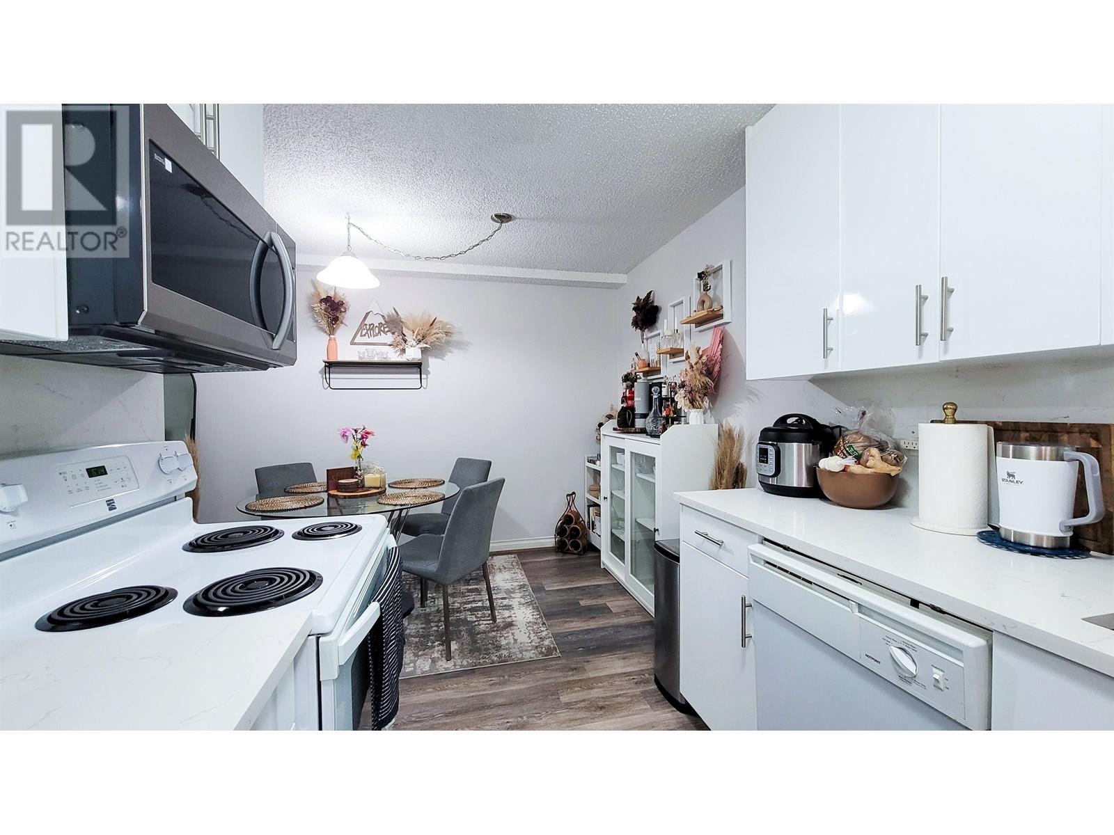 Photo 9 of 107 620 Eighth Avenue, New Westminster BC