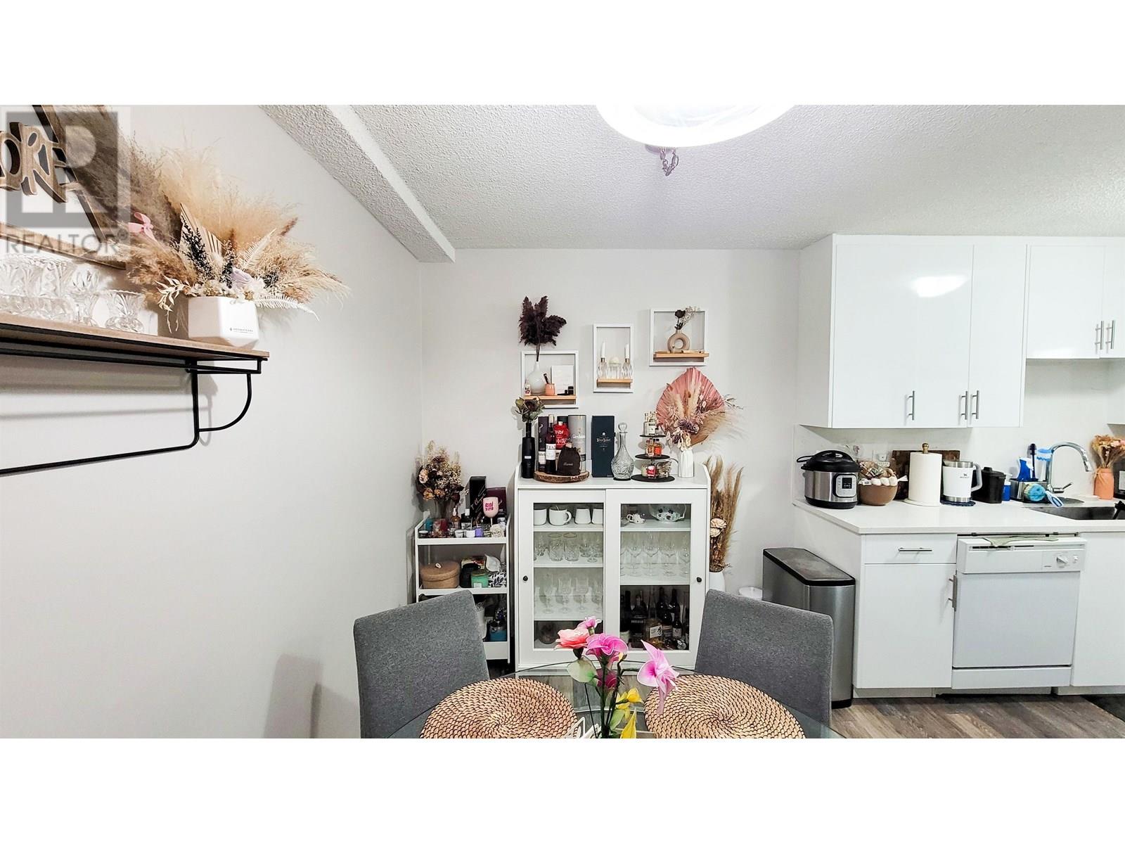 Photo 12 of 107 620 Eighth Avenue, New Westminster BC