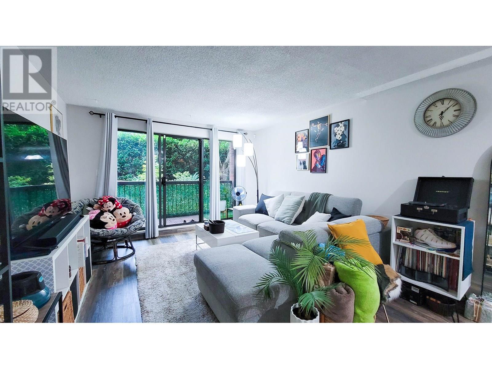 Photo 5 of 107 620 Eighth Avenue, New Westminster BC
