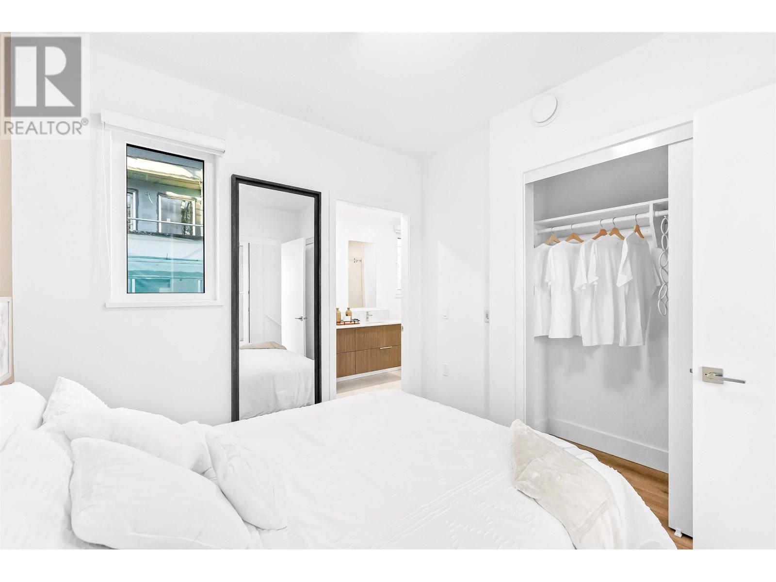 Photo 10 of 315 2250 E 1st Avenue, Vancouver BC