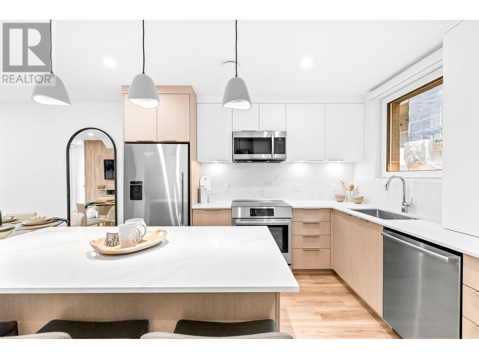 Photo 23 of 315 2250 E 1st Avenue, Vancouver BC