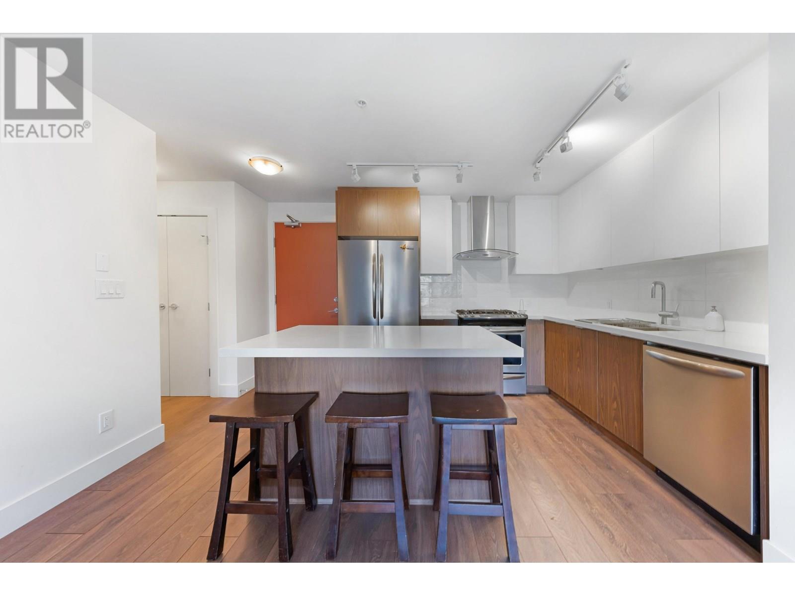 Photo 2 of 305 3602 Aldercrest Drive, North Vancouver BC