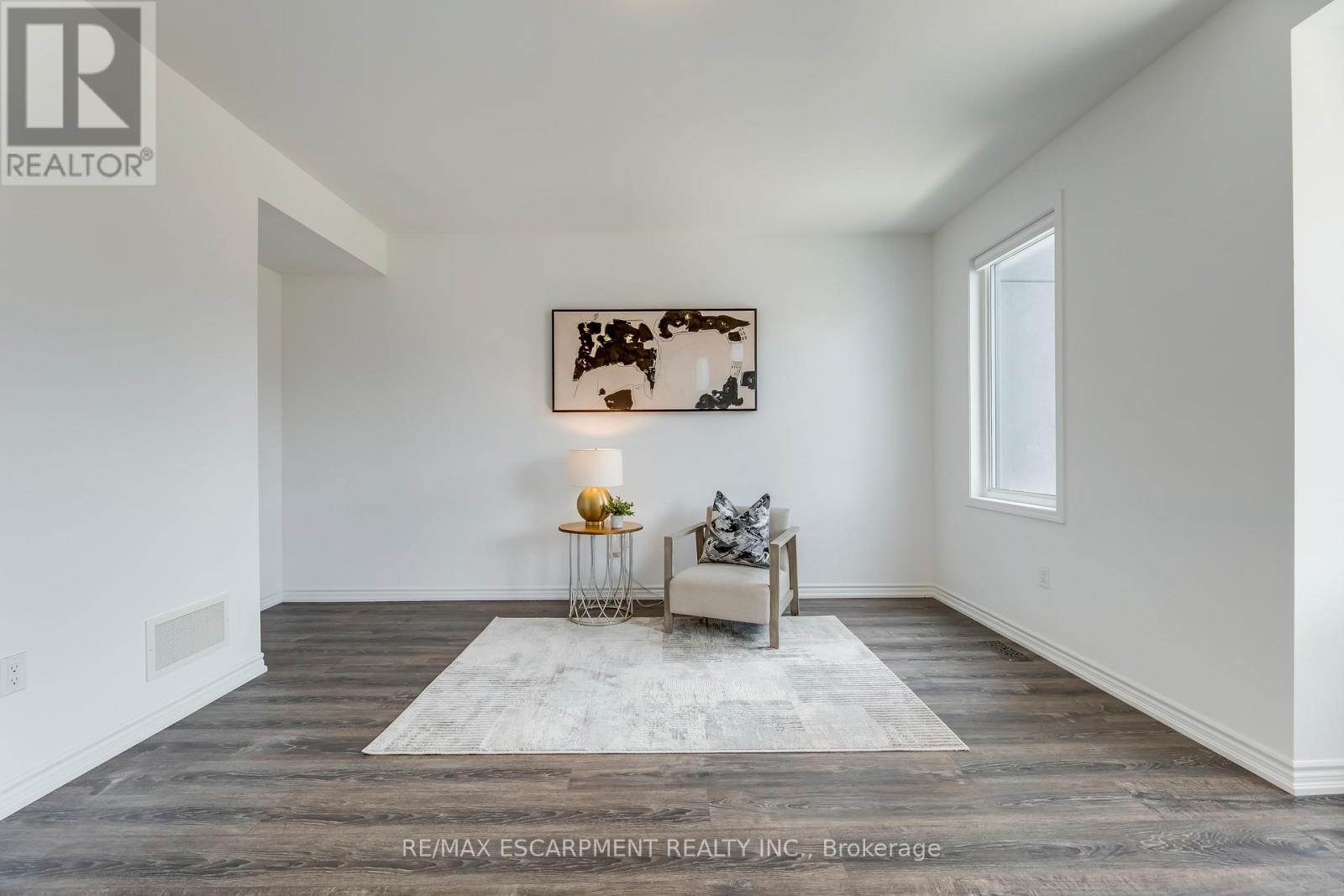 Photo 34 of 82 Huguenot Road, Oakville ON