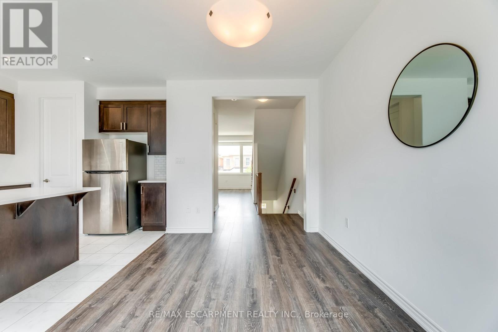 Photo 36 of 82 Huguenot Road, Oakville ON