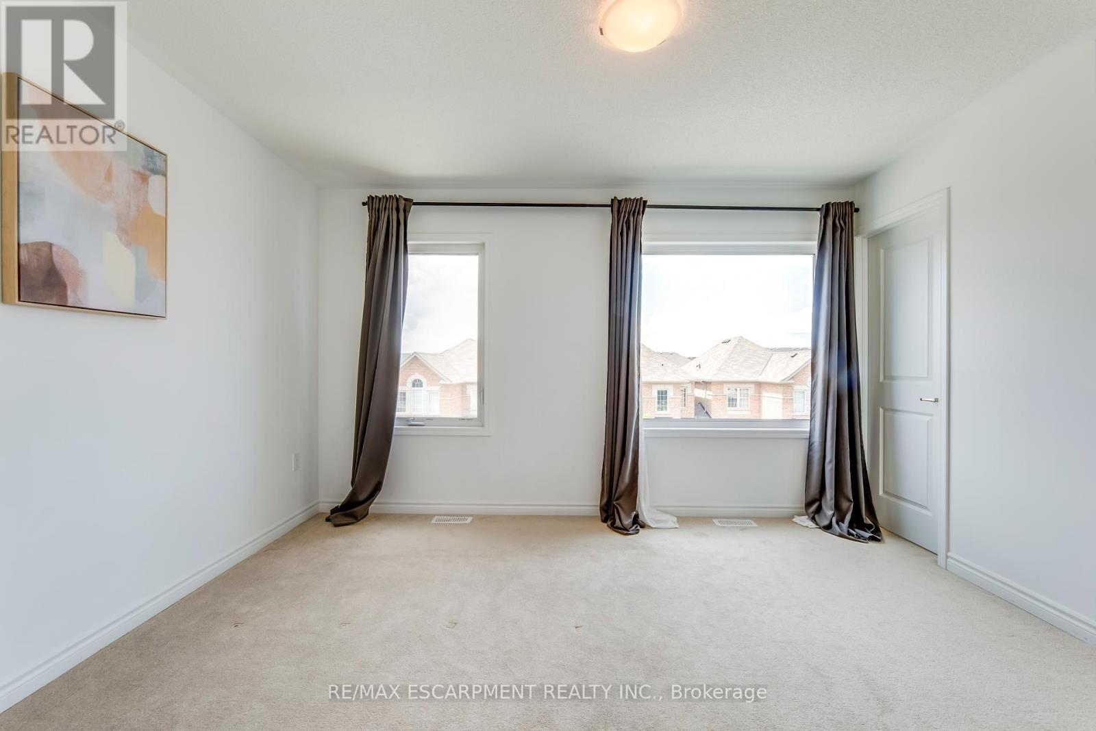 Photo 18 of 82 Huguenot Road, Oakville ON