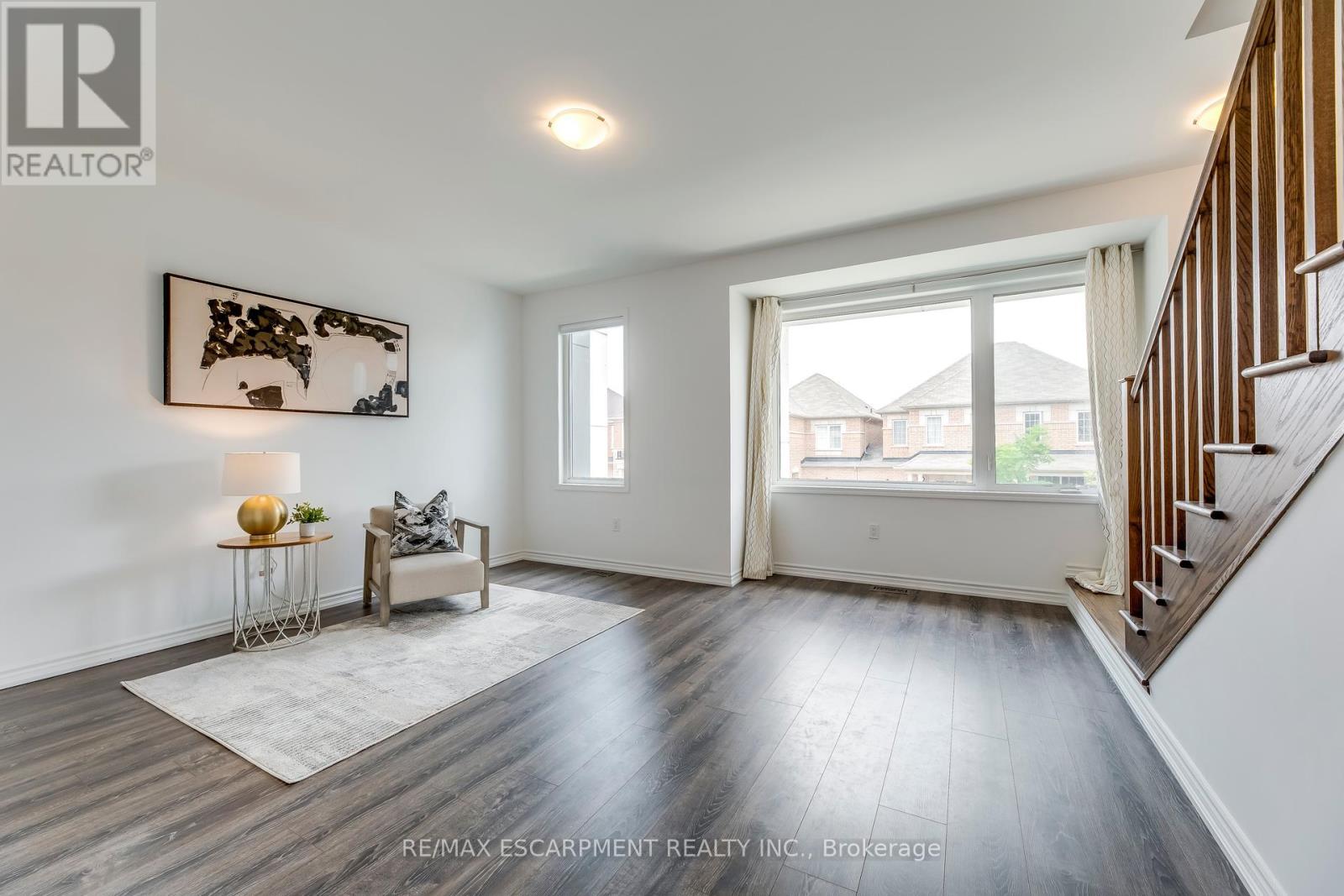 Photo 38 of 82 Huguenot Road, Oakville ON