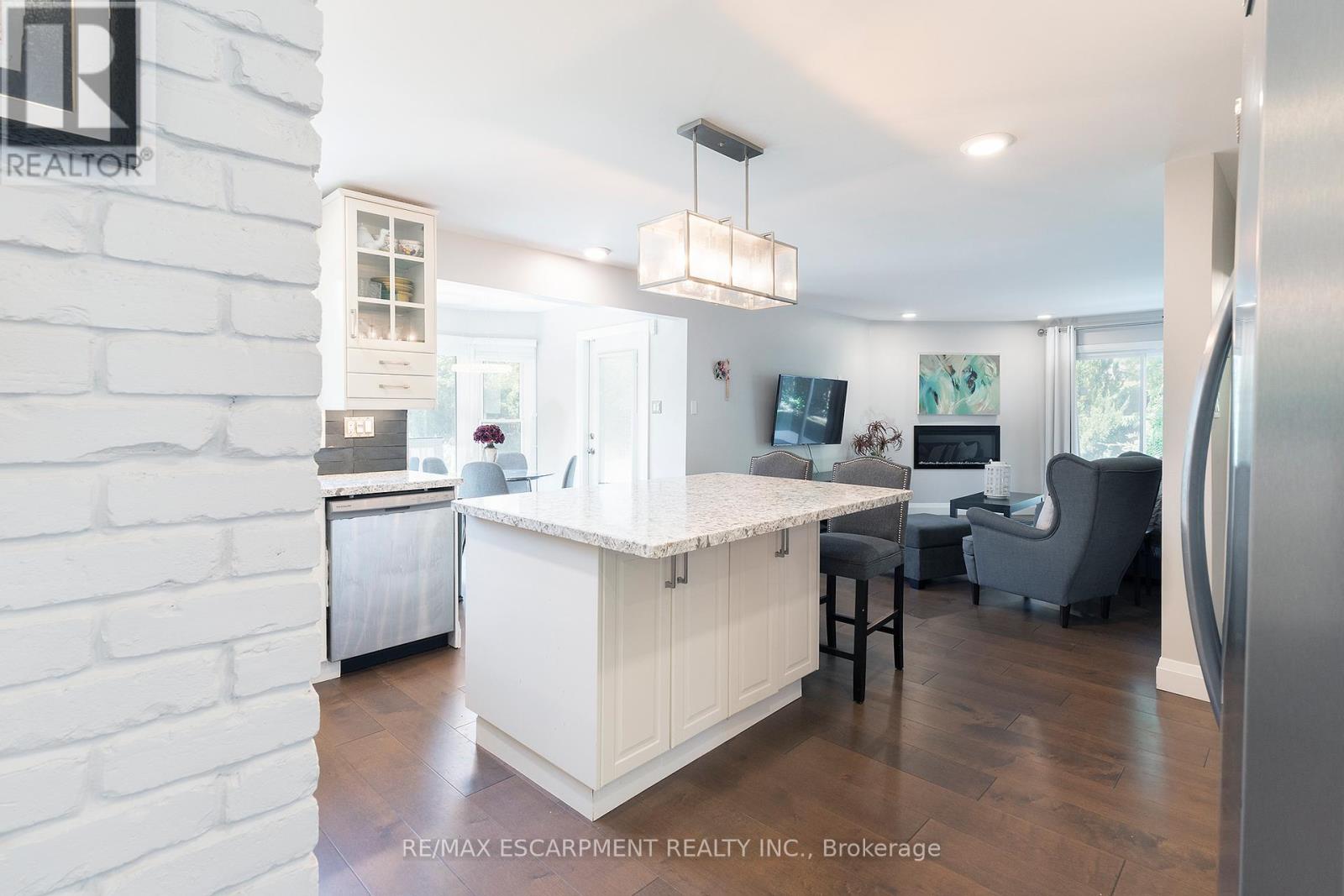 Photo 3 of 436 Goodram Drive, Burlington ON