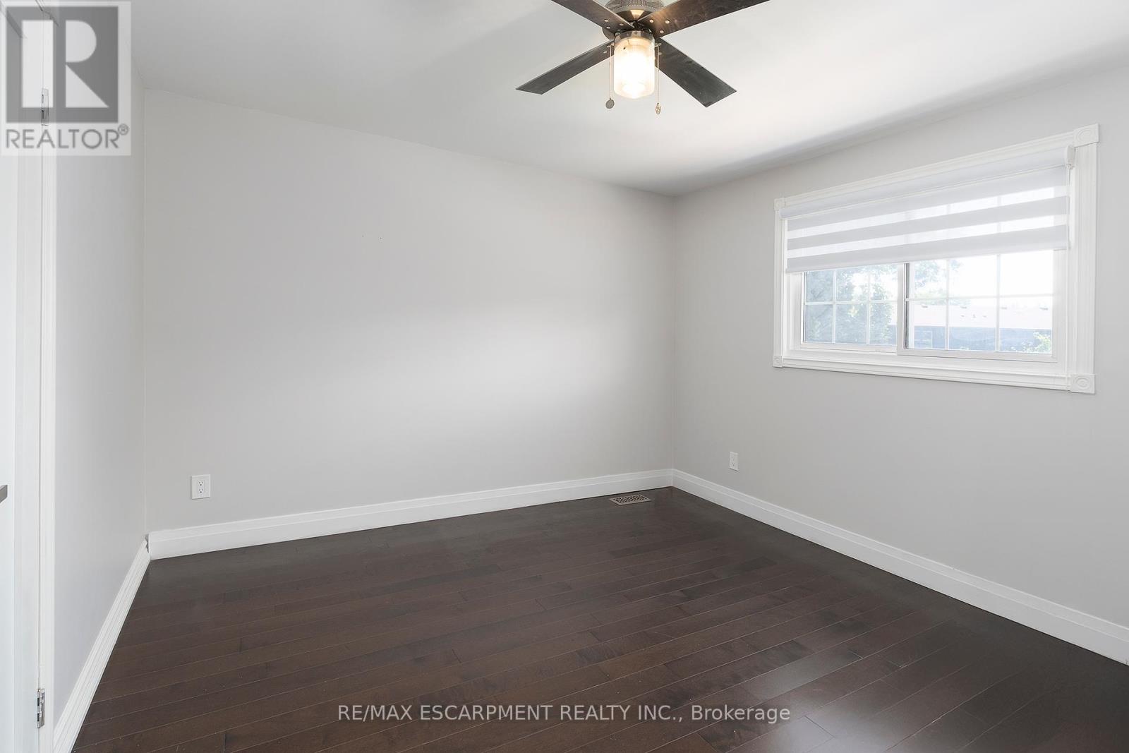 Photo 18 of 436 Goodram Drive, Burlington ON