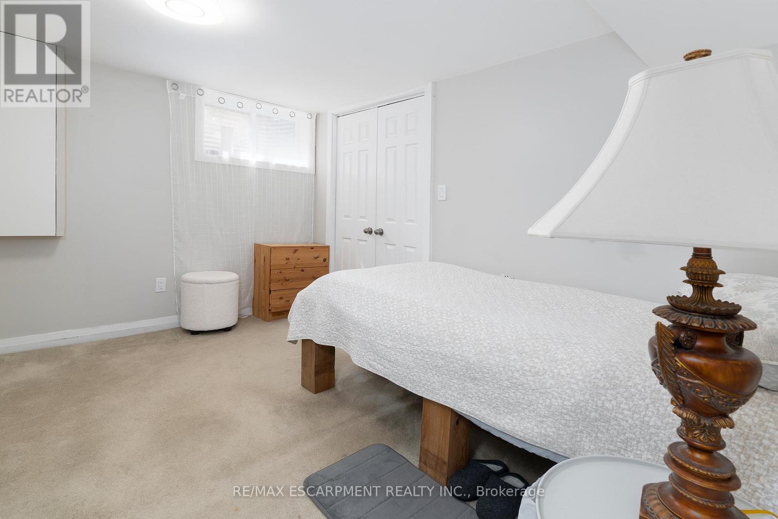 Photo 5 of 436 Goodram Drive, Burlington ON