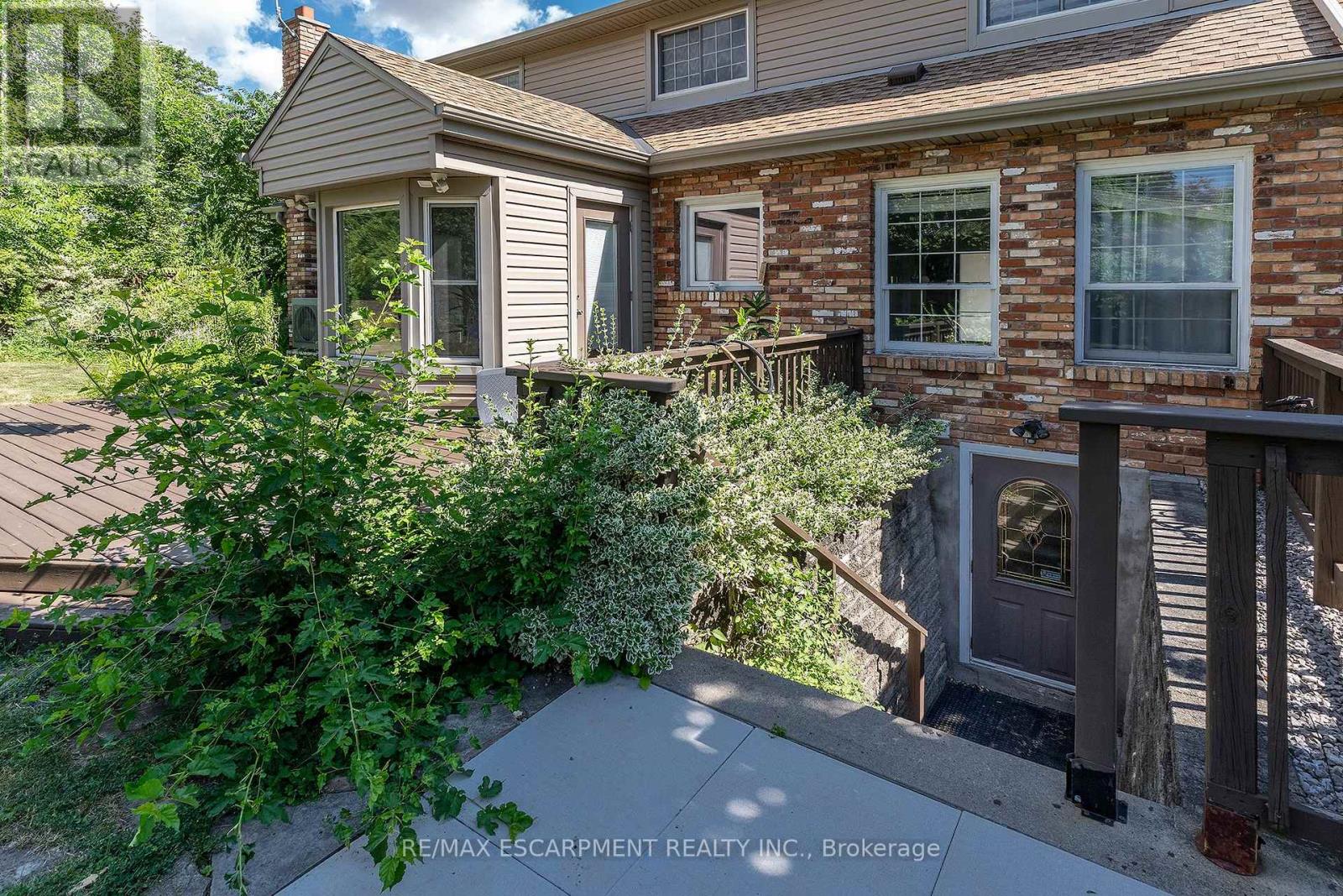 Photo 8 of 436 Goodram Drive, Burlington ON