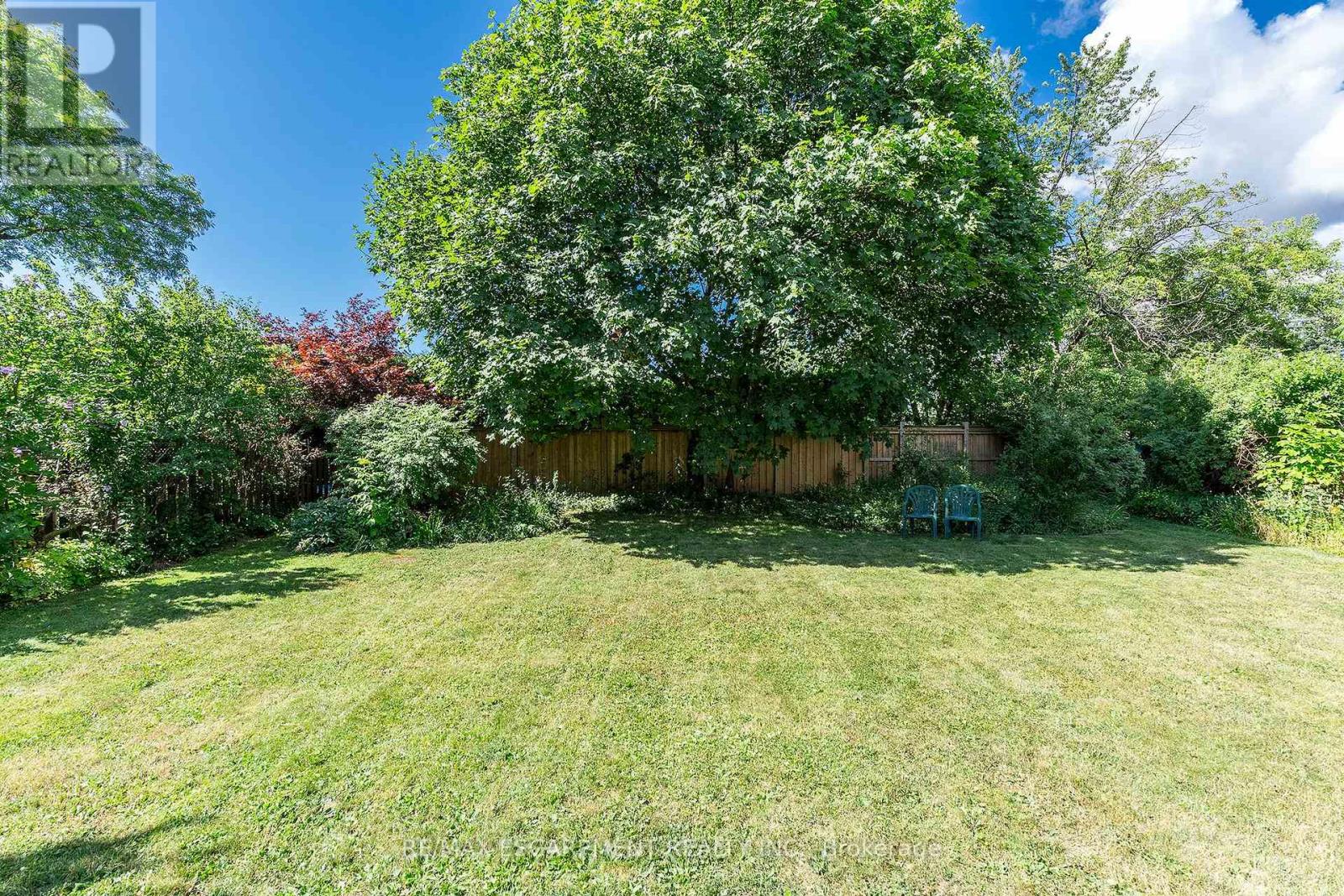 Photo 4 of 436 Goodram Drive, Burlington ON