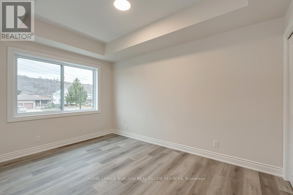 Photo 10 of 3 A 259 King Street E, Hamilton ON