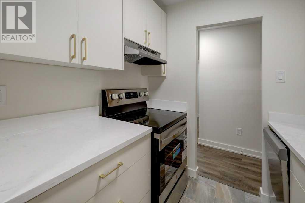 Single Family House for Sale in    Avenue NE Crescent Heights Calgary 
