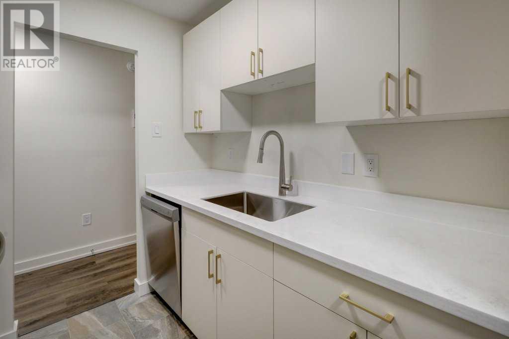 Single Family House for Sale in    Avenue NE Crescent Heights Calgary 