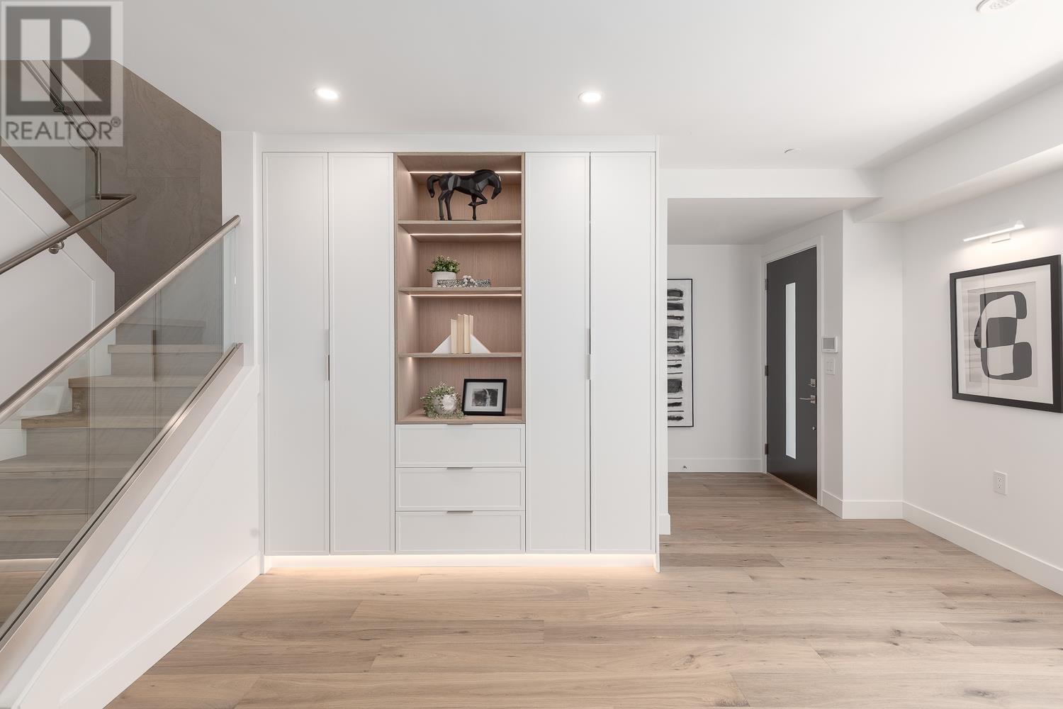 Photo 4 of 1141 W 33rd Avenue, Vancouver BC