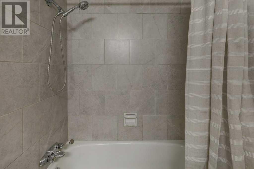 Single Family House for Sale in    Avenue NE Crescent Heights Calgary 