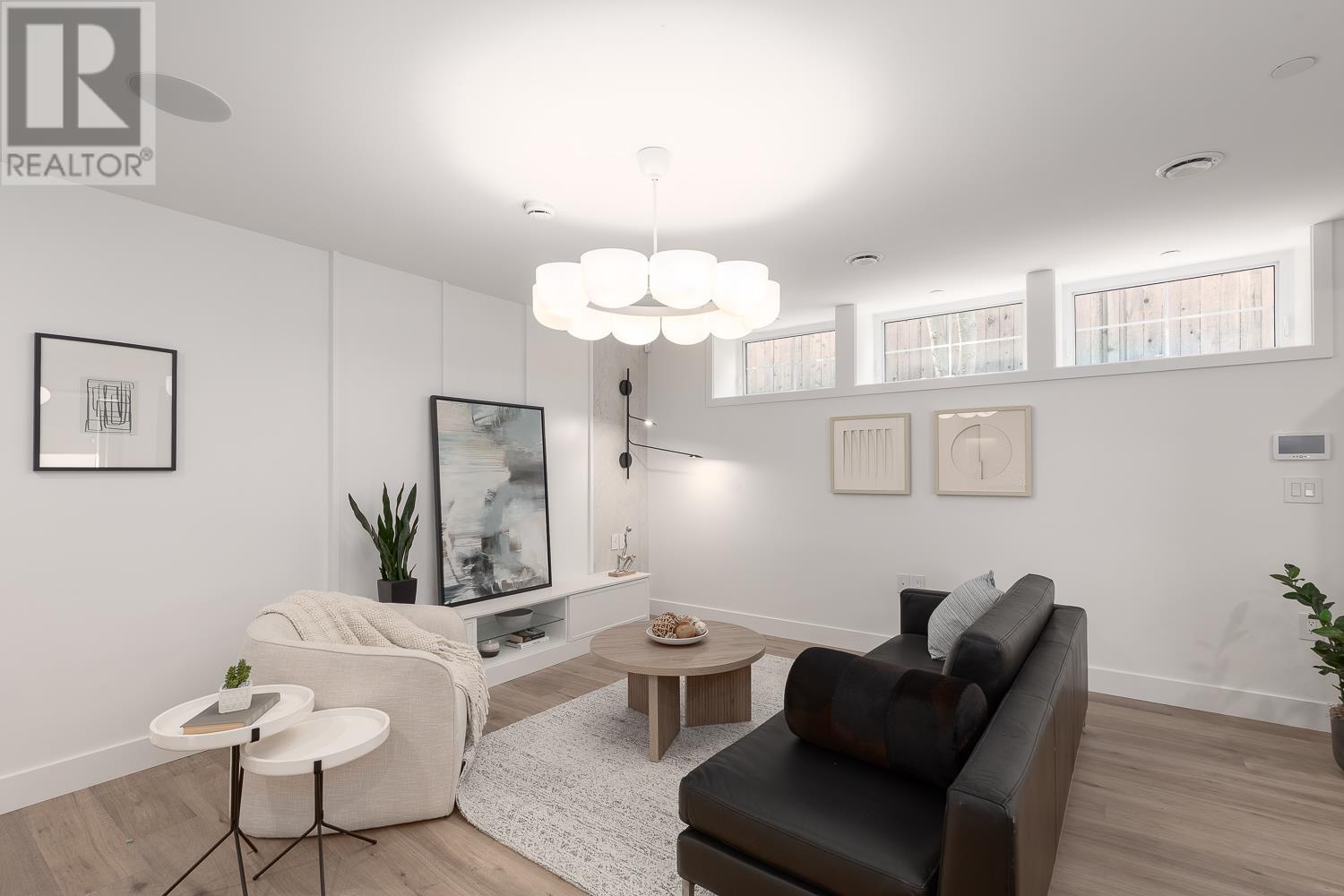 Photo 7 of 1143 W 33rd Avenue, Vancouver BC
