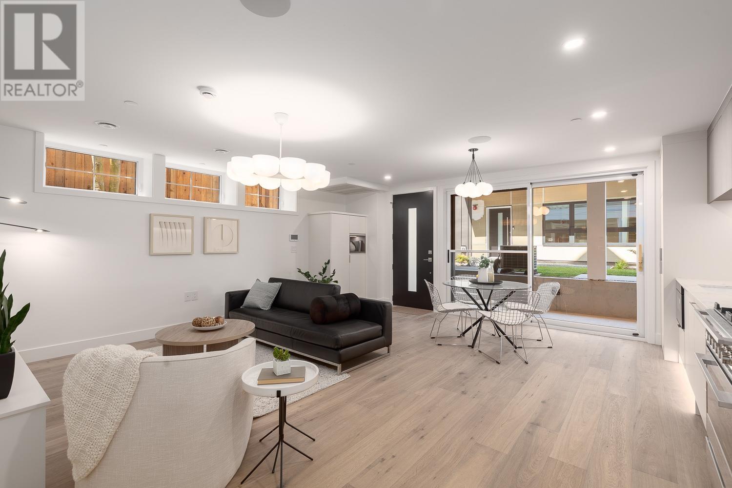 Photo 8 of 1143 W 33rd Avenue, Vancouver BC